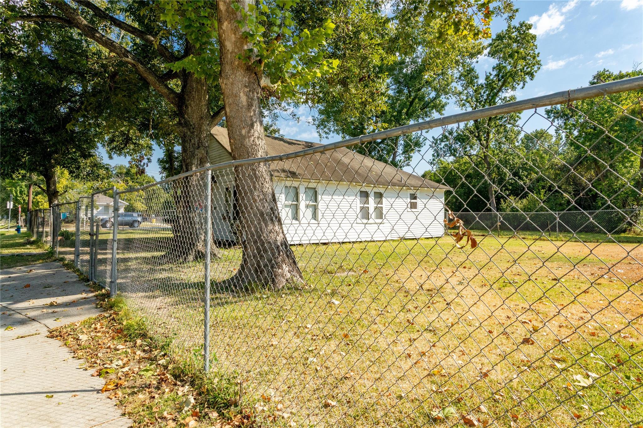 9010 Wheatley Street, Houston Tx 77088 Property Photo 5