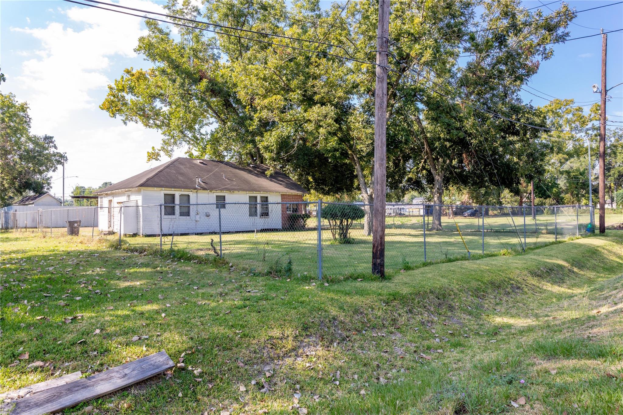 9010 Wheatley Street, Houston Tx 77088 Property Photo 6