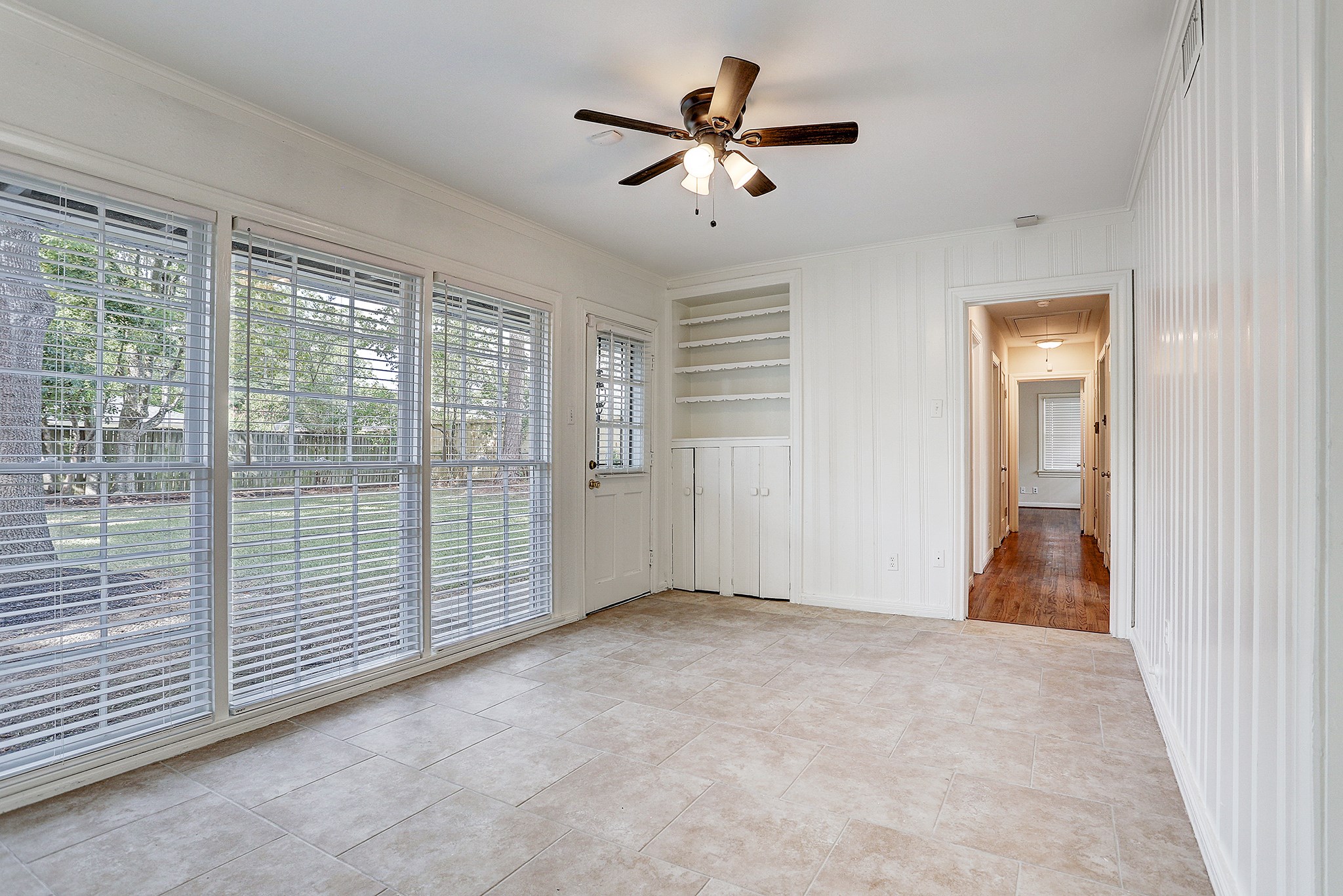 3709 Parkwood Drive Property Photo 10