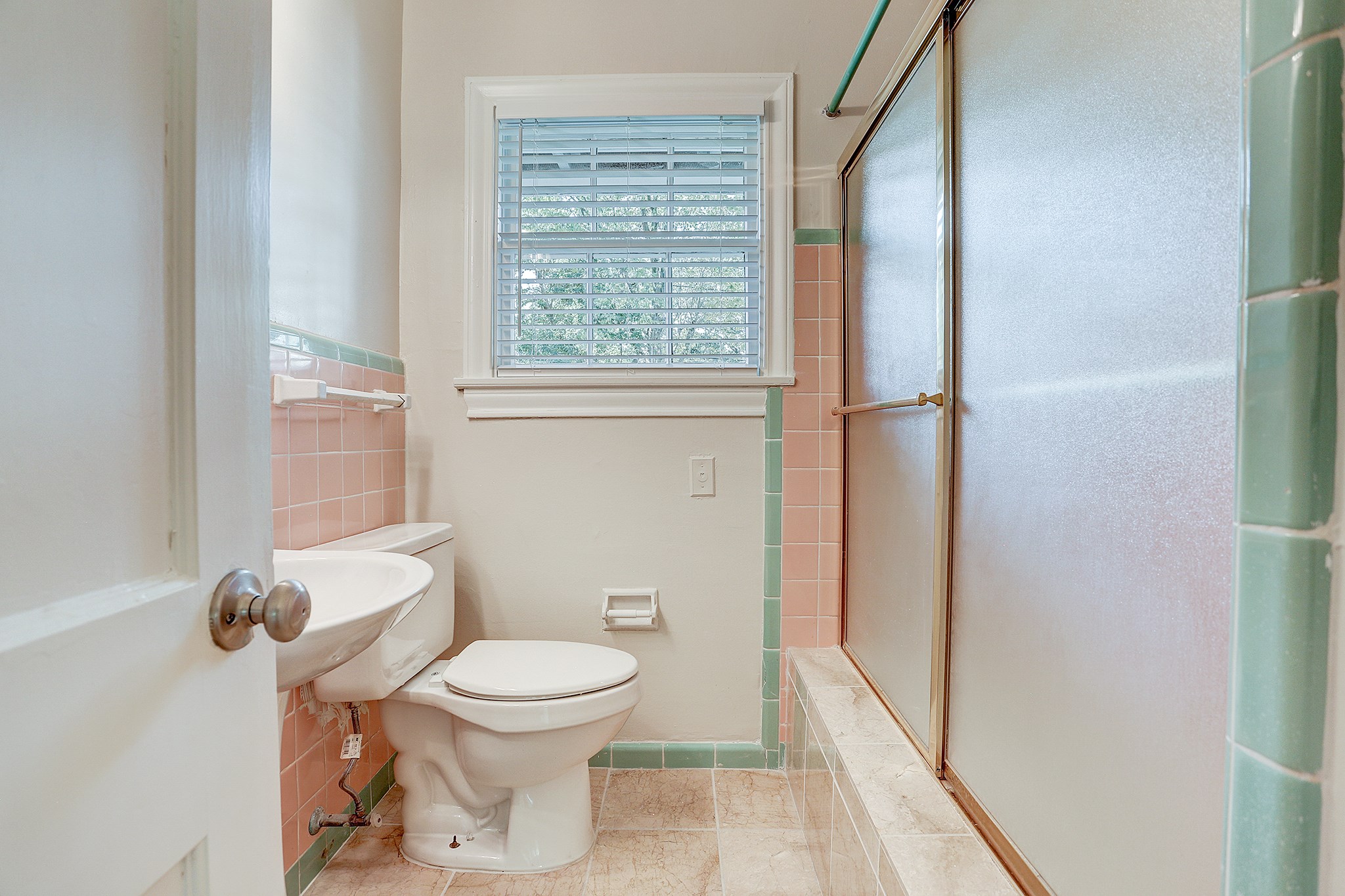 3709 Parkwood Drive Property Photo 12