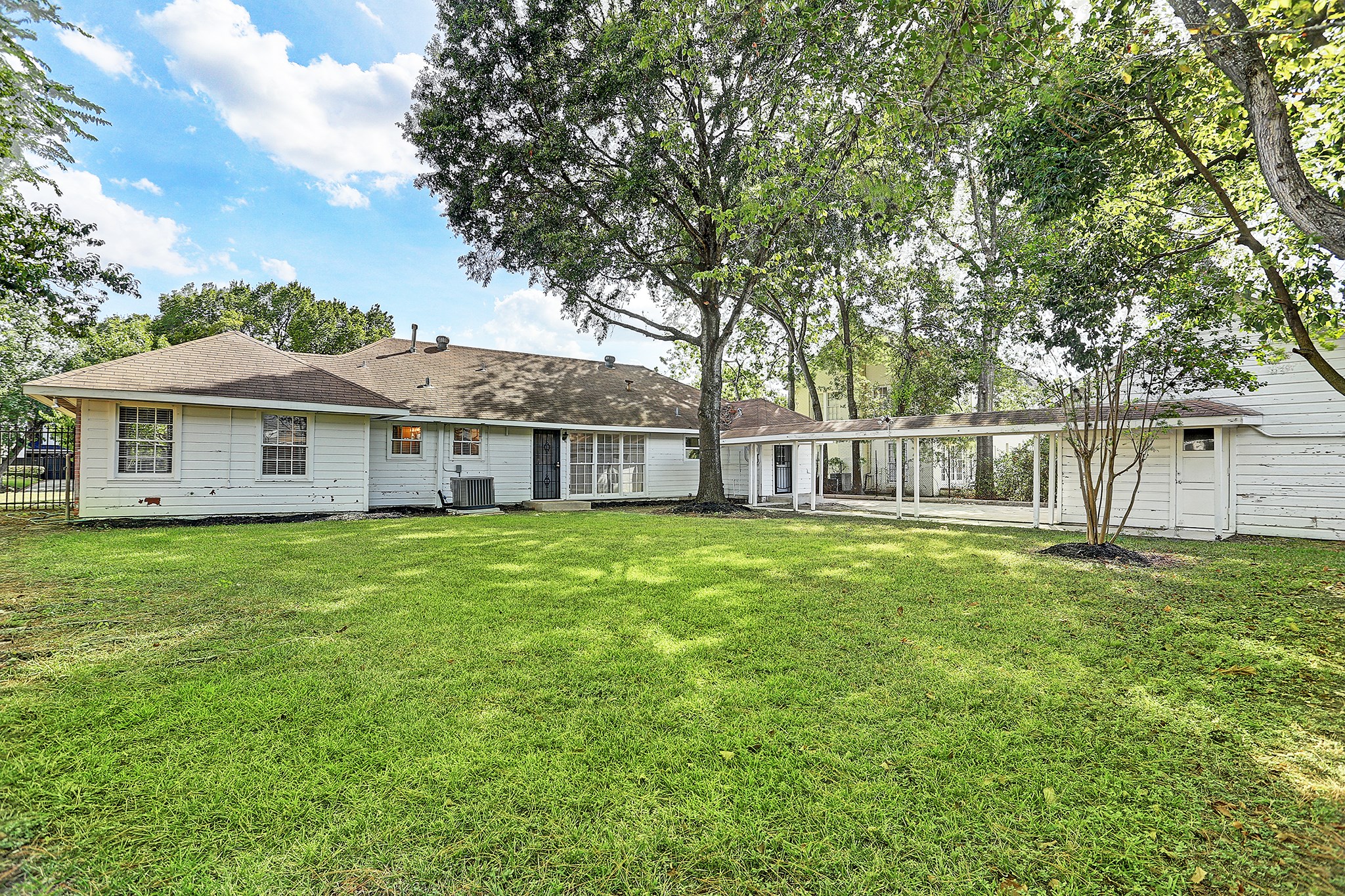 3709 Parkwood Drive Property Photo 13