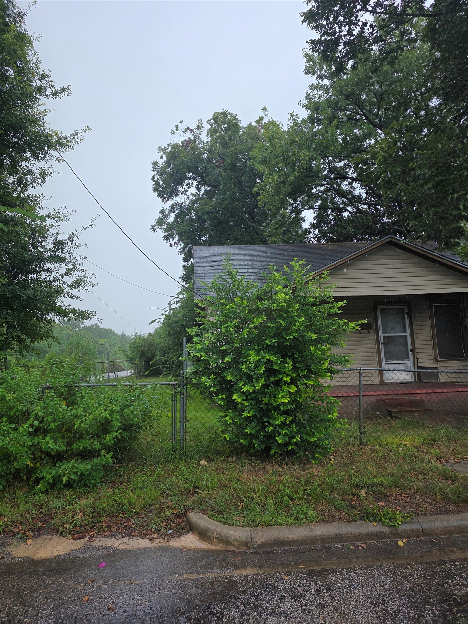 1718 Woodard Street Property Photo 1