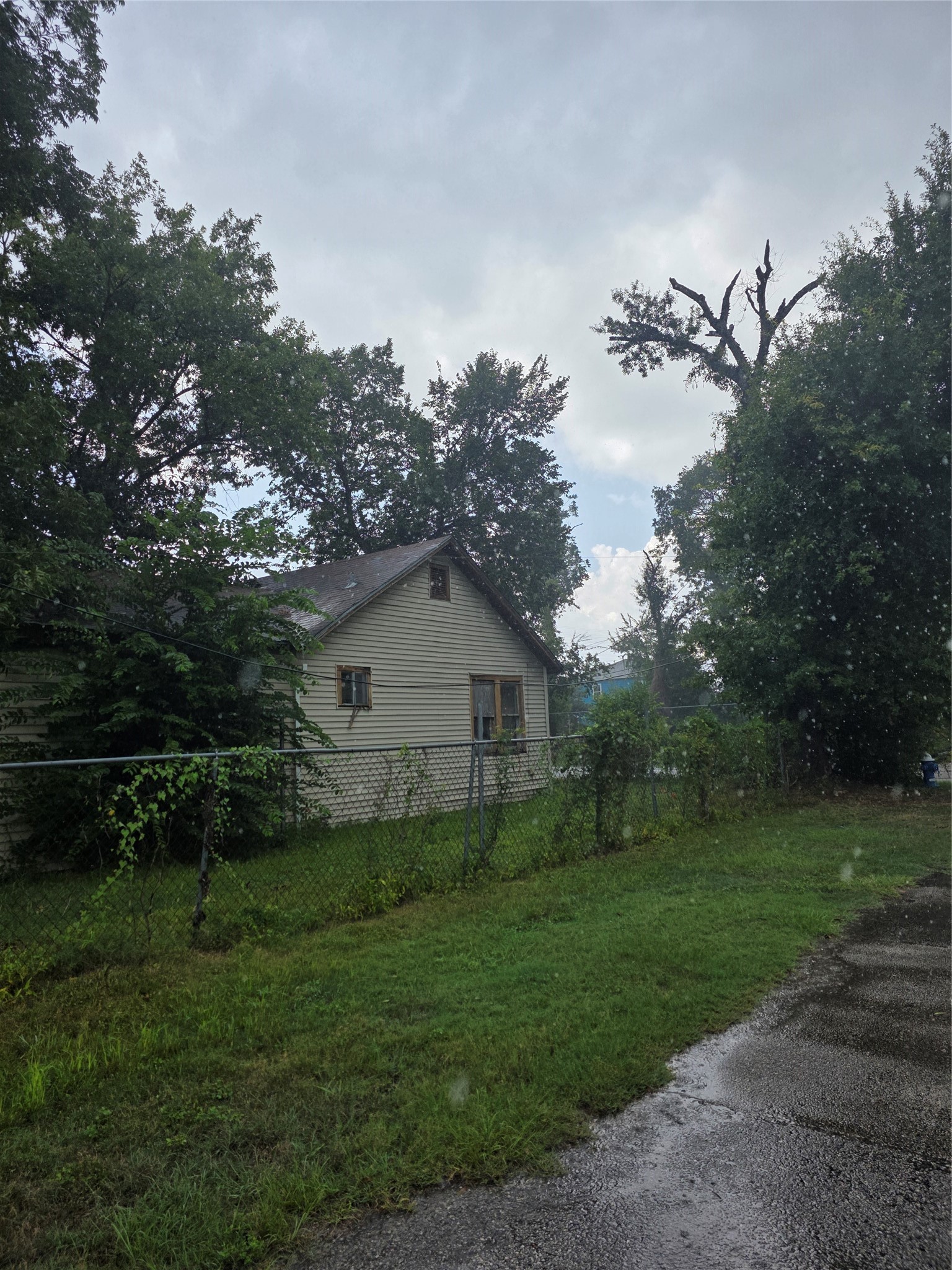 1718 Woodard Street Property Photo 11