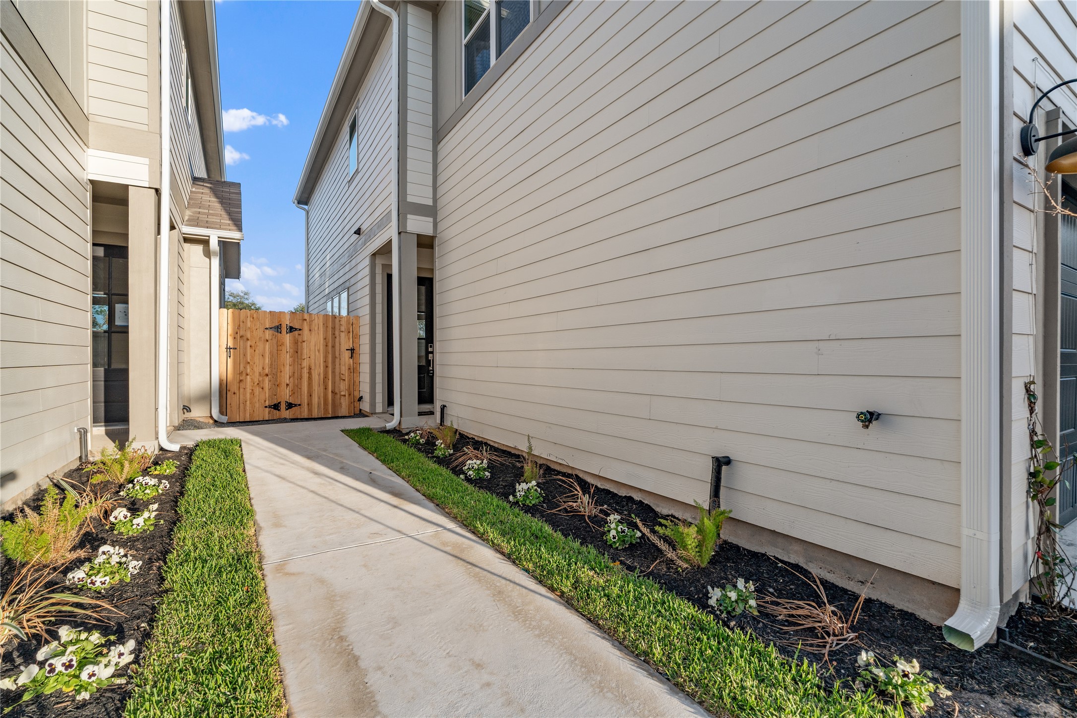 6447 Rena Street Property Photo 4