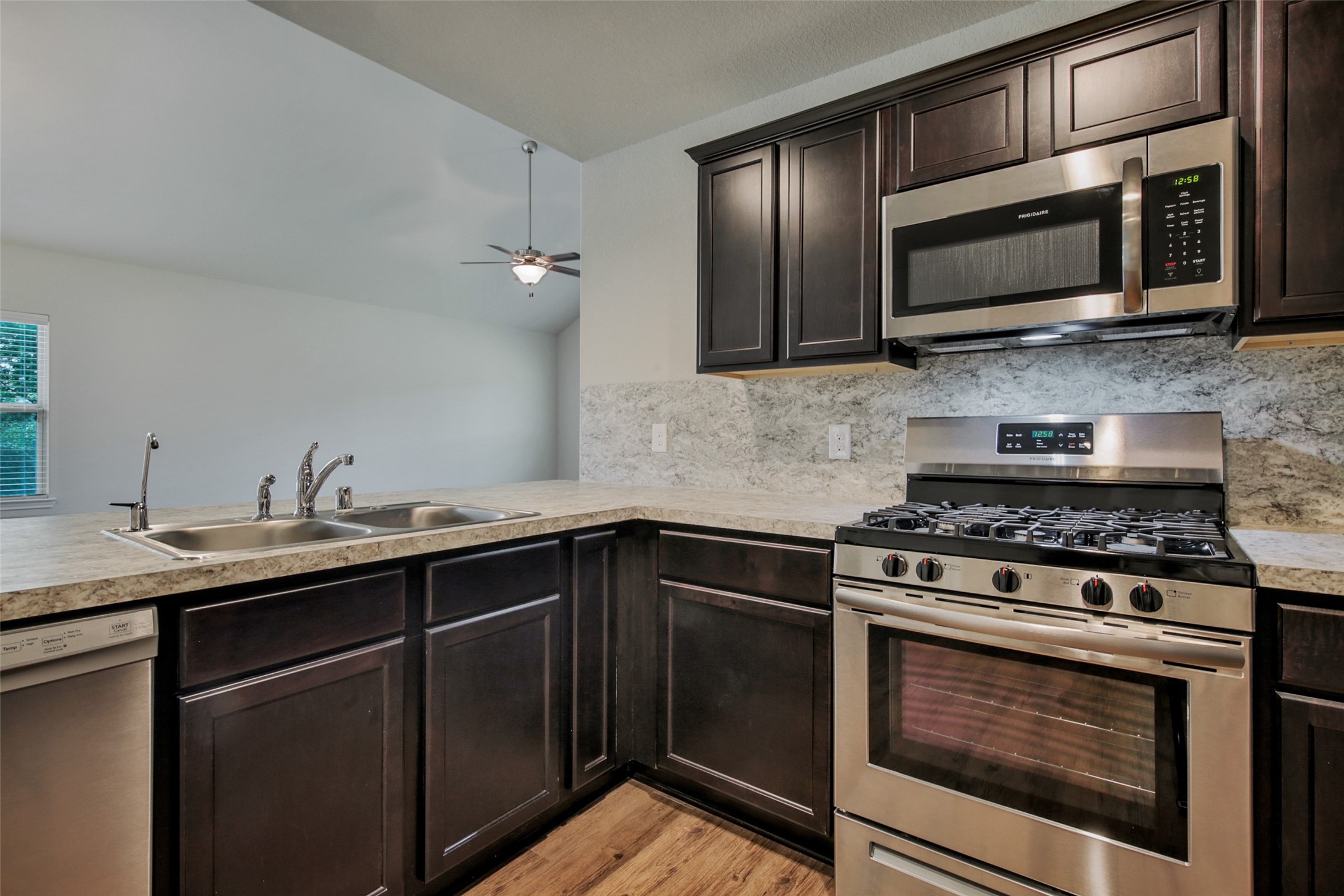 5423 Briarstone Ridge Lane Property Photo 8