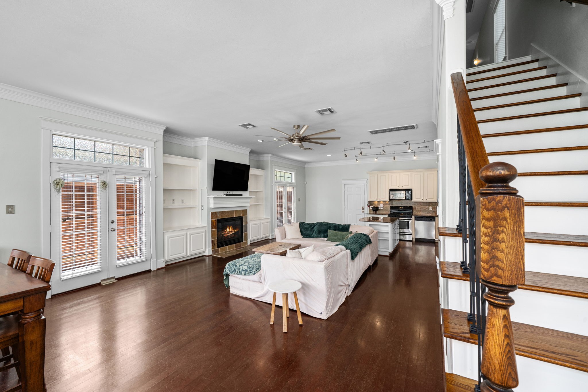 2111 Beall Street Property Photo 6