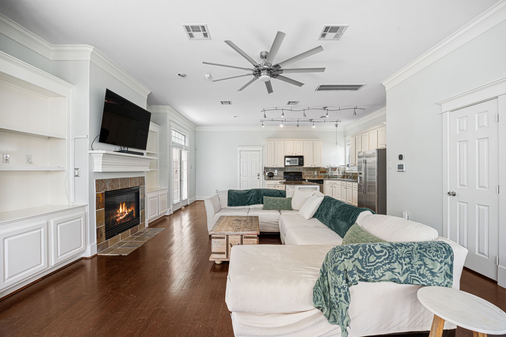 2111 Beall Street Property Photo 8