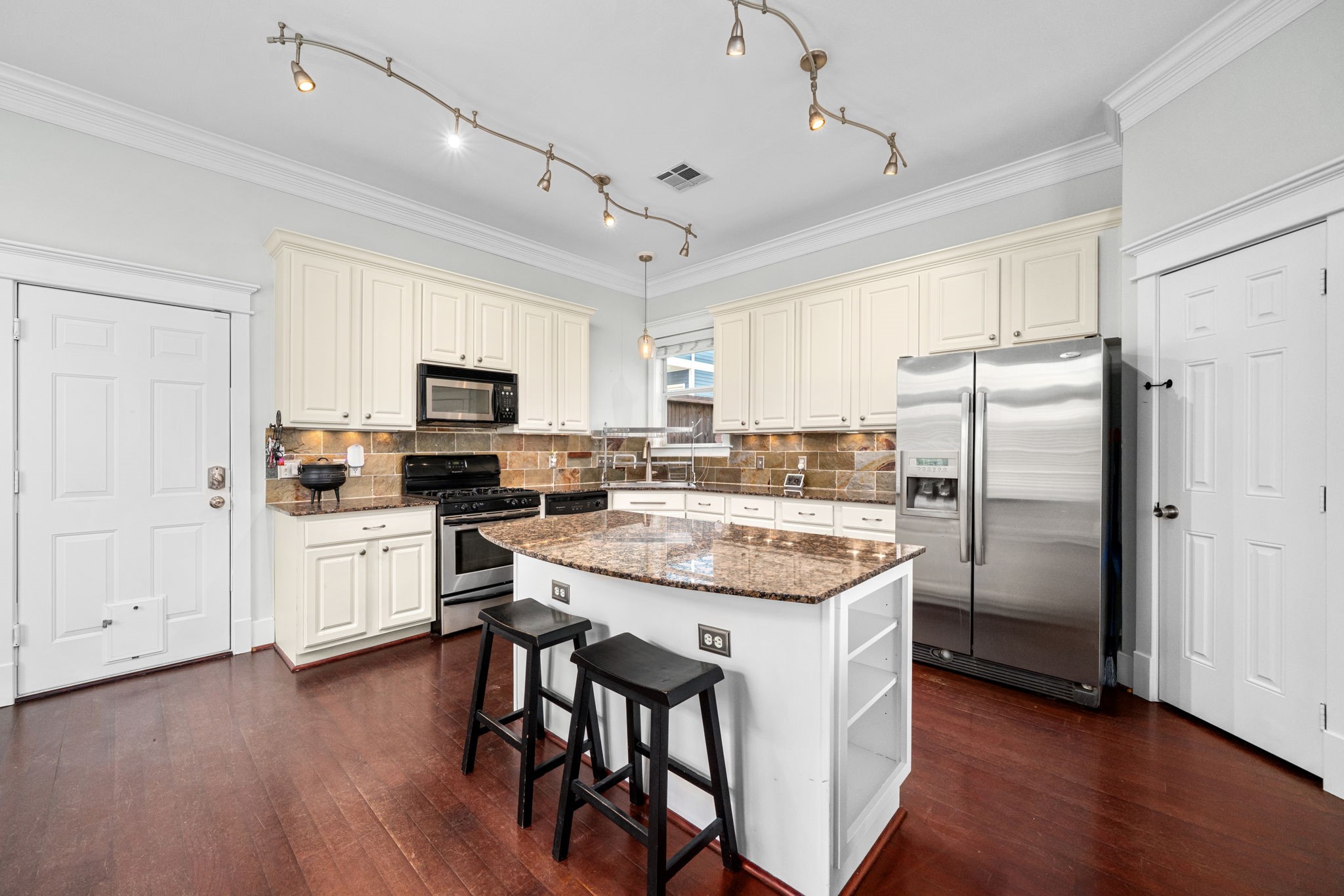 2111 Beall Street Property Photo 12