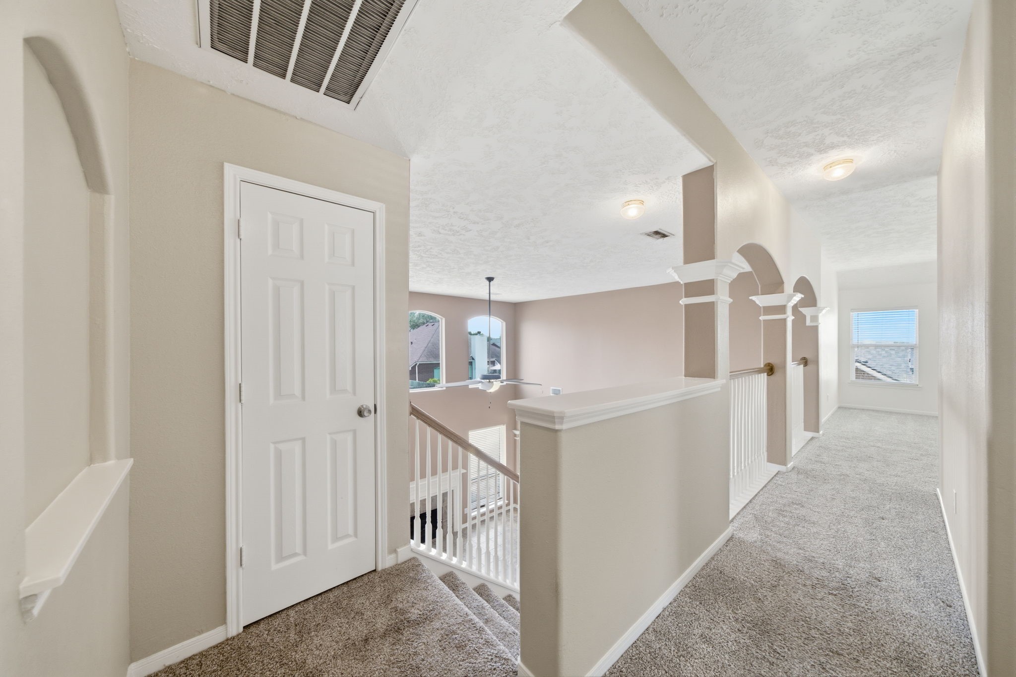 1621 N Yellowstone Drive Property Photo 8