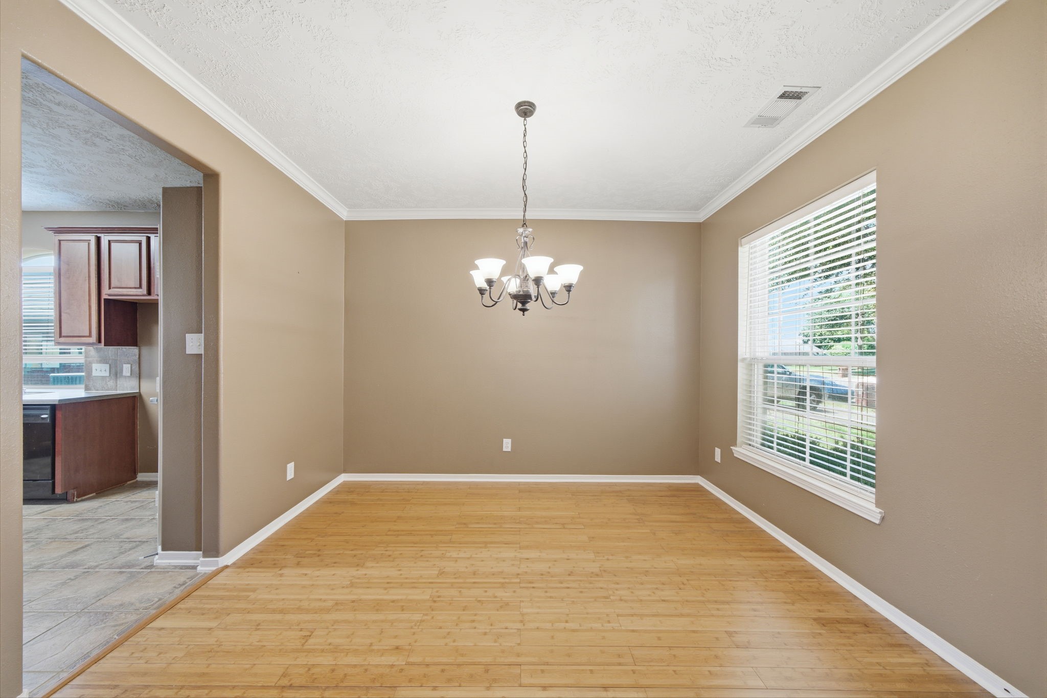 1621 N Yellowstone Drive Property Photo 14