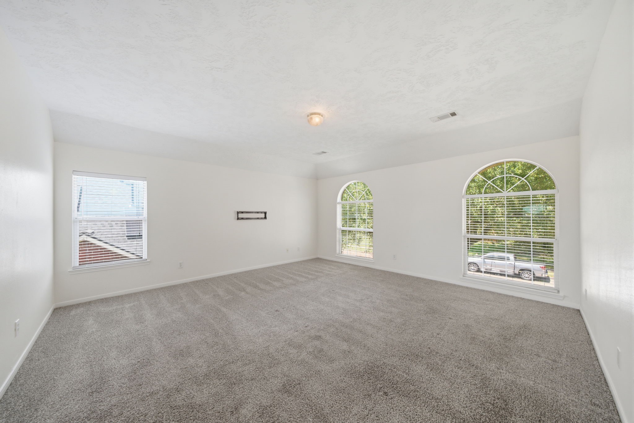1621 N Yellowstone Drive Property Photo 19
