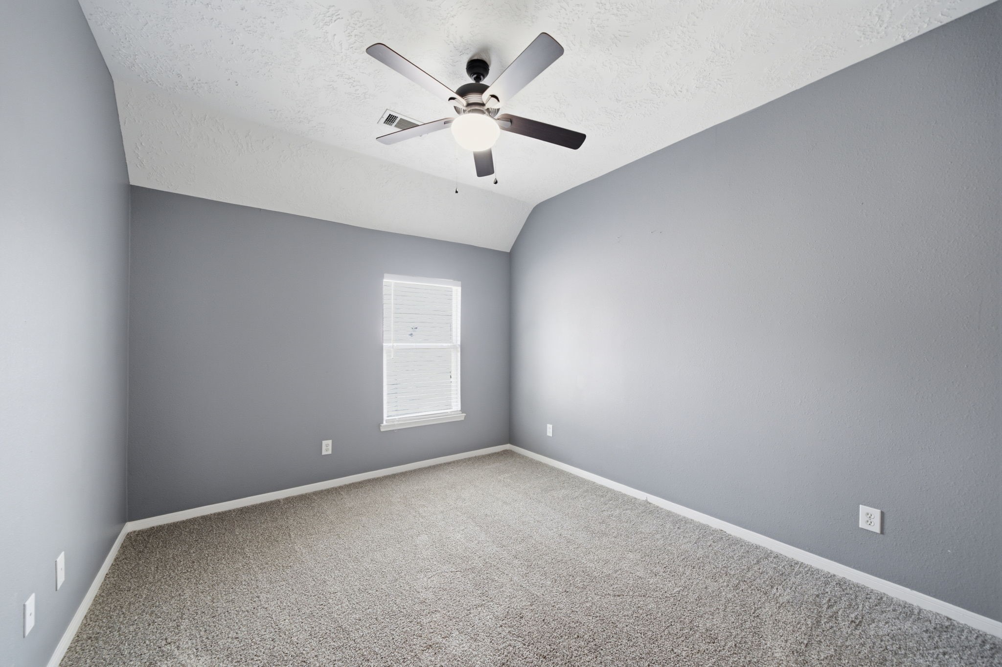 1621 N Yellowstone Drive Property Photo 25
