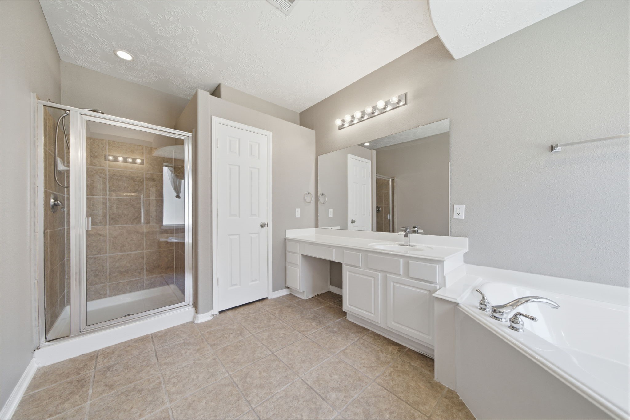 1621 N Yellowstone Drive Property Photo 27