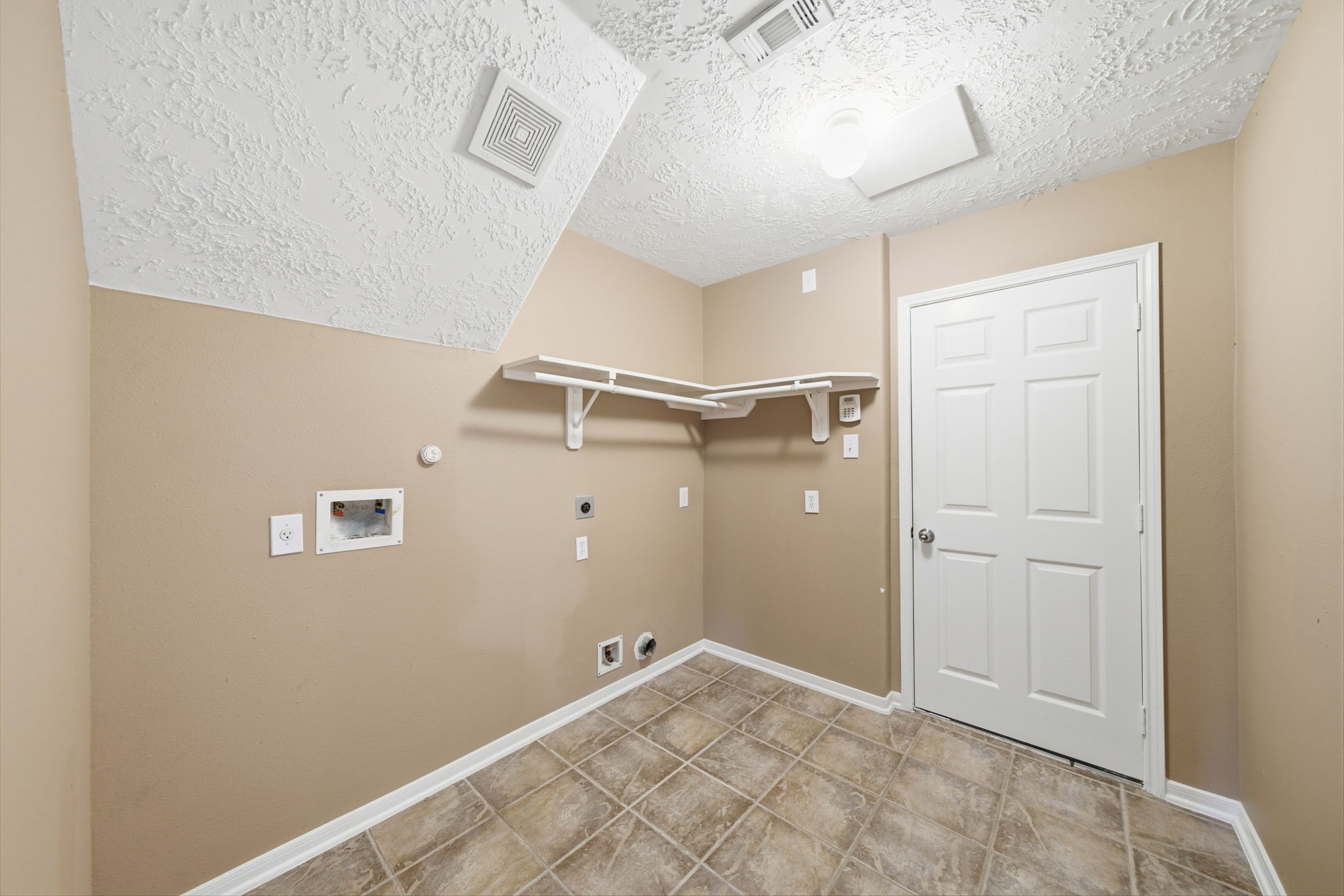 1621 N Yellowstone Drive Property Photo 30