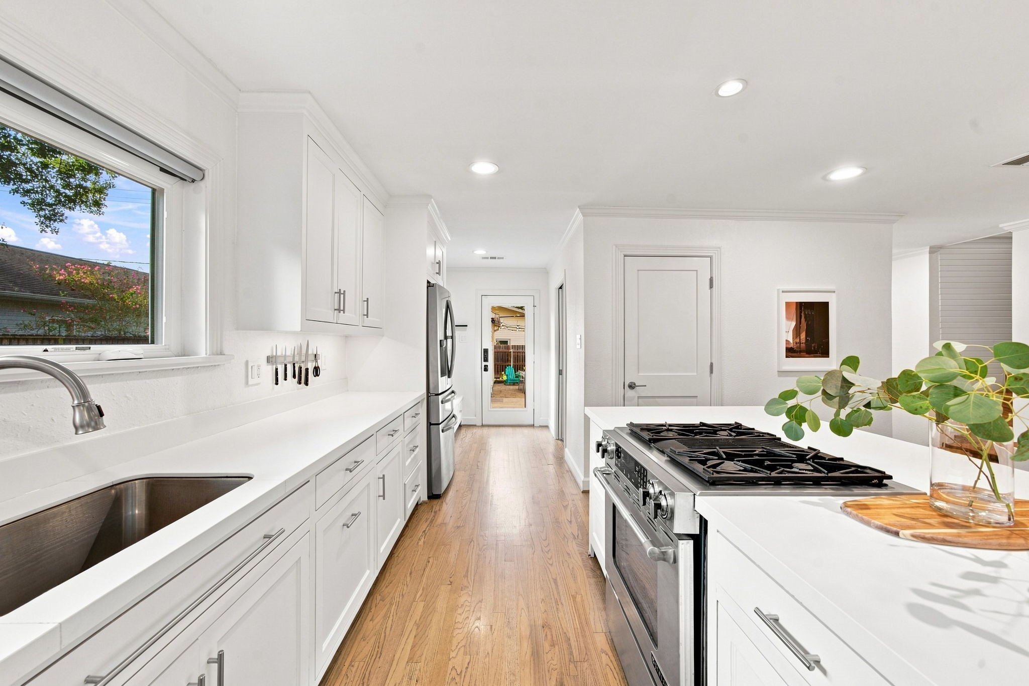 742 W 42nd Street Property Photo 15