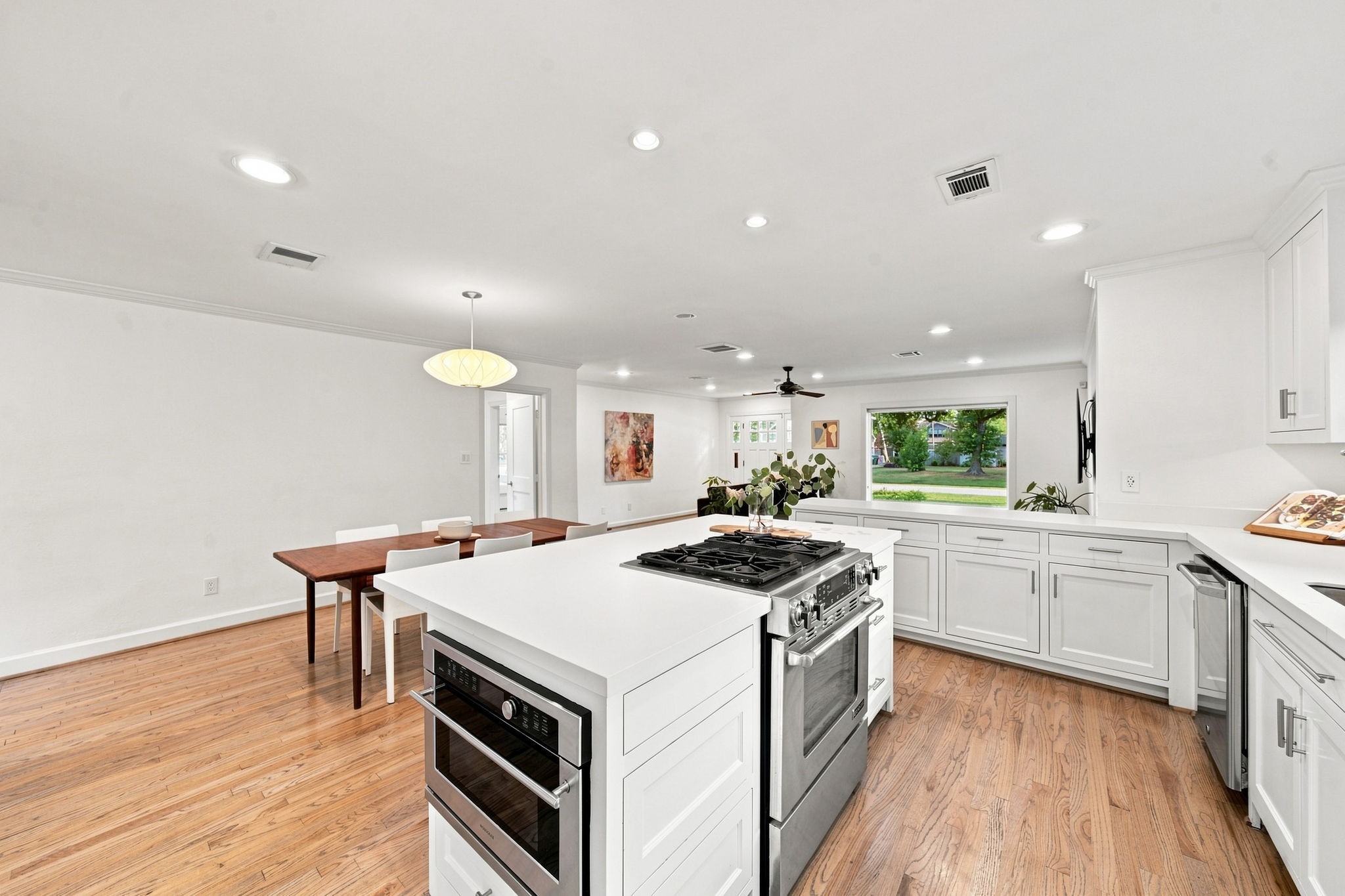 742 W 42nd Street Property Photo 19