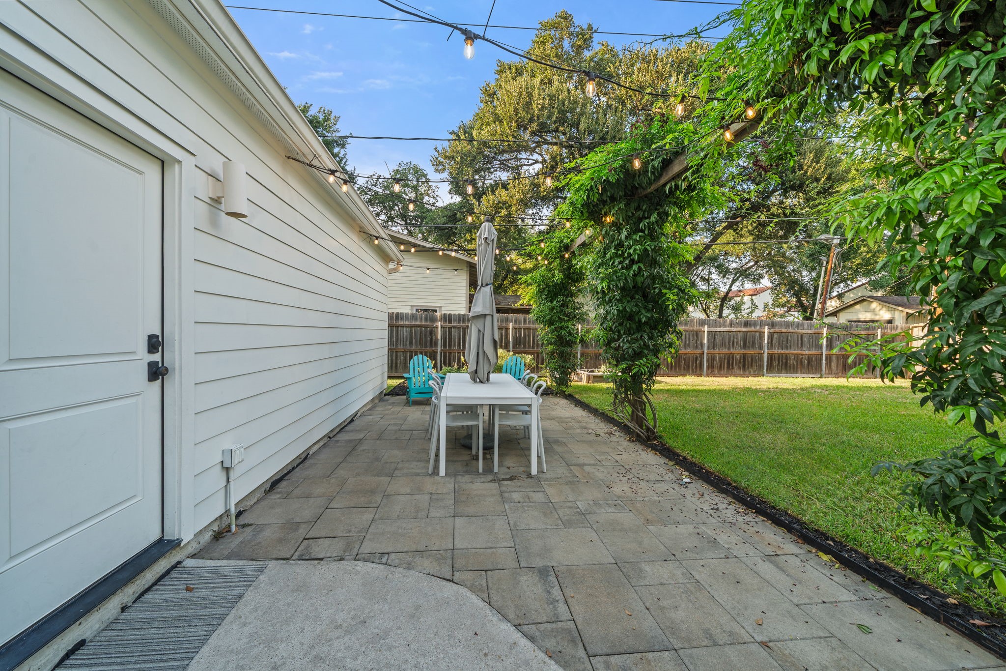742 W 42nd Street Property Photo 40