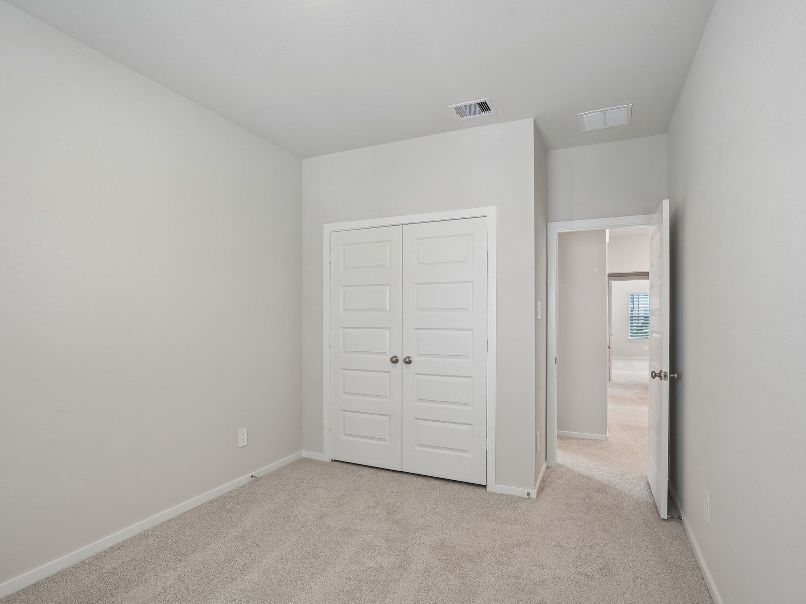 1027 Cedar Place Lane Property Photo 9