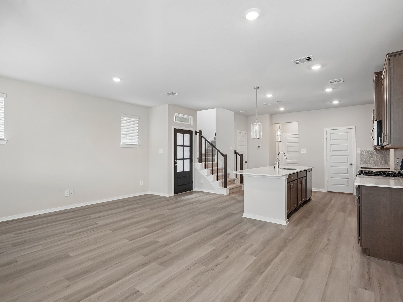 1027 Cedar Place Lane Property Photo 12
