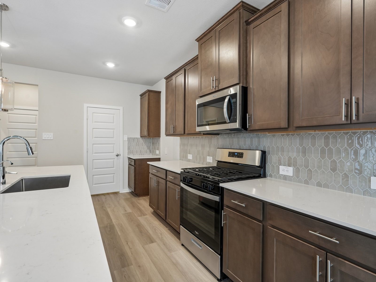 1027 Cedar Place Lane Property Photo 15