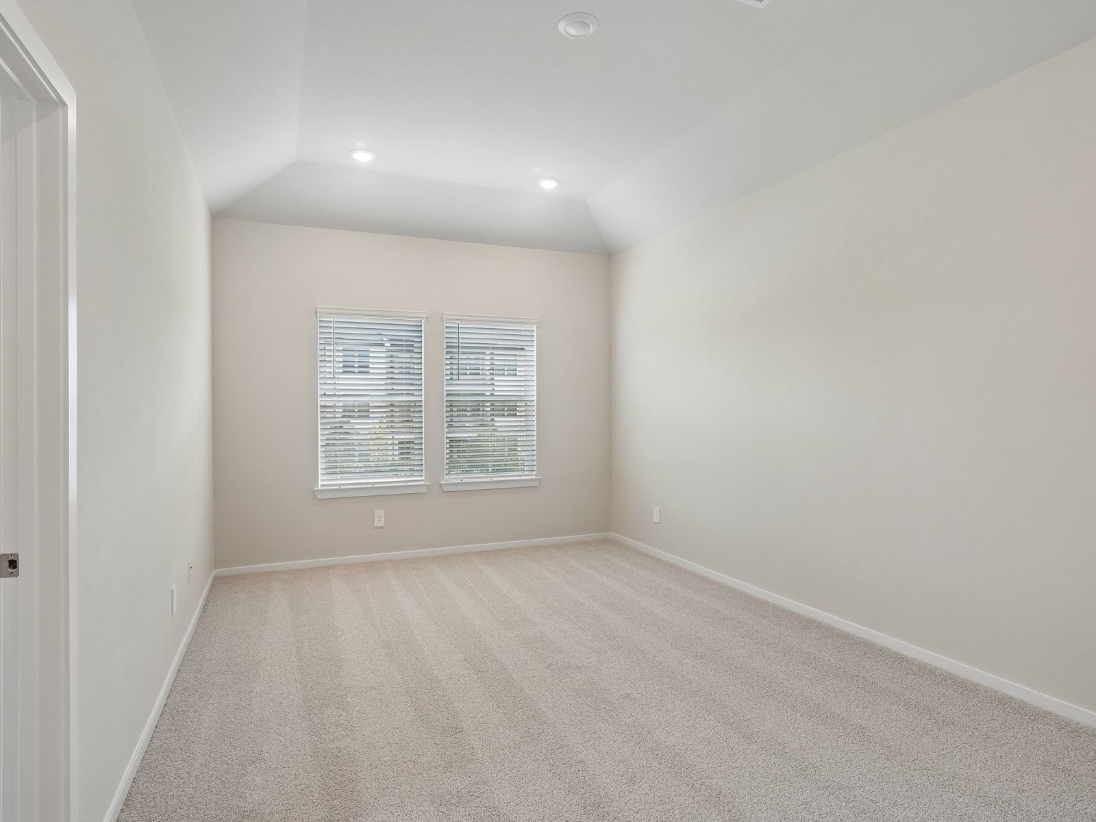 1027 Cedar Place Lane Property Photo 25