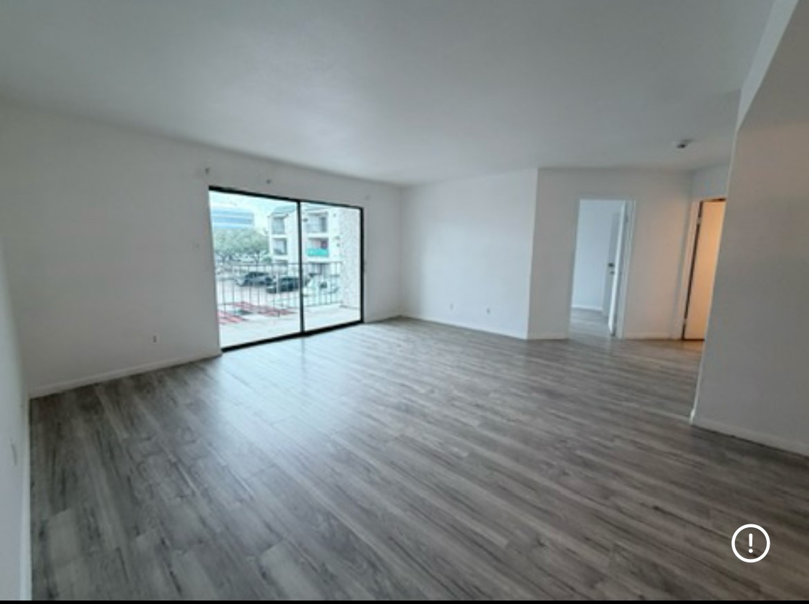 2820 S Bartell I210 Property Photo 2
