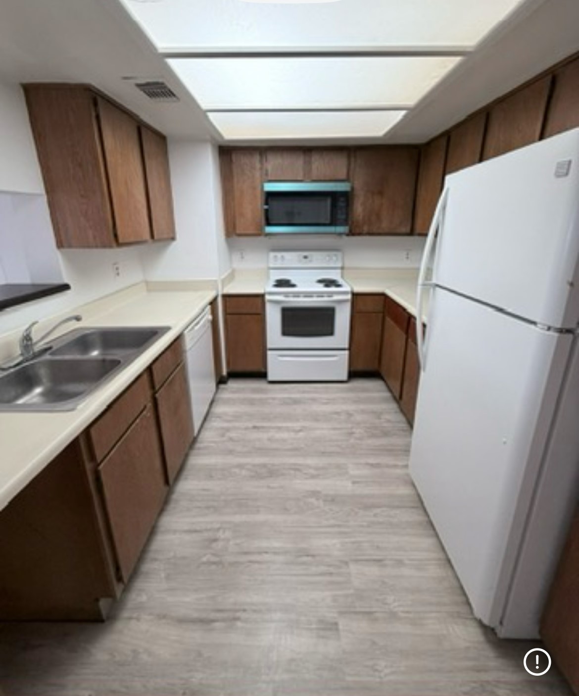 2820 S Bartell I210 Property Photo 3