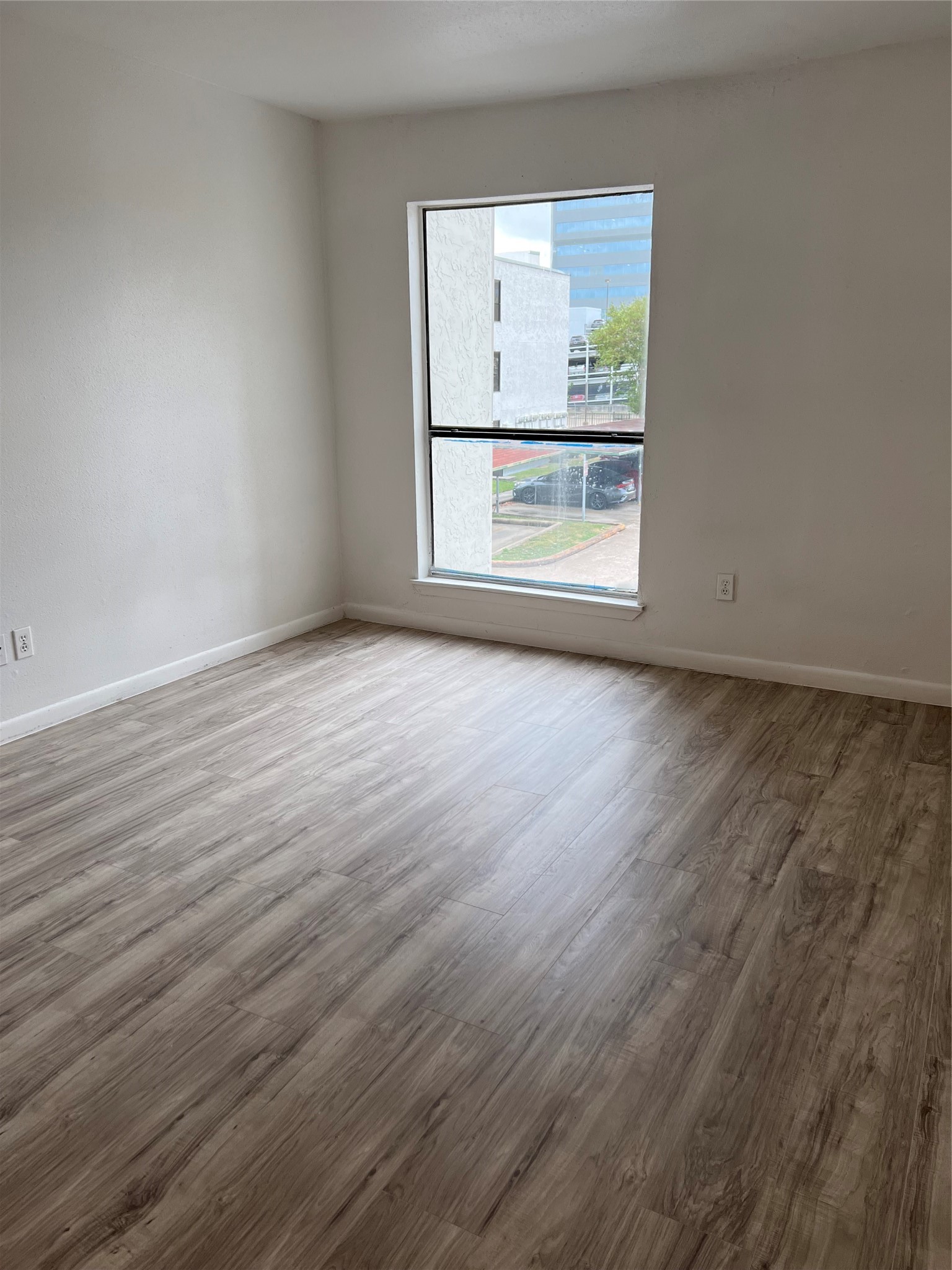 2820 S Bartell I210 Property Photo 4