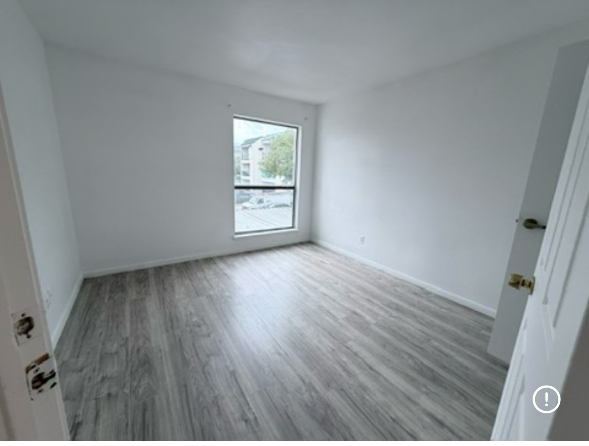 2820 S Bartell I210 Property Photo 5