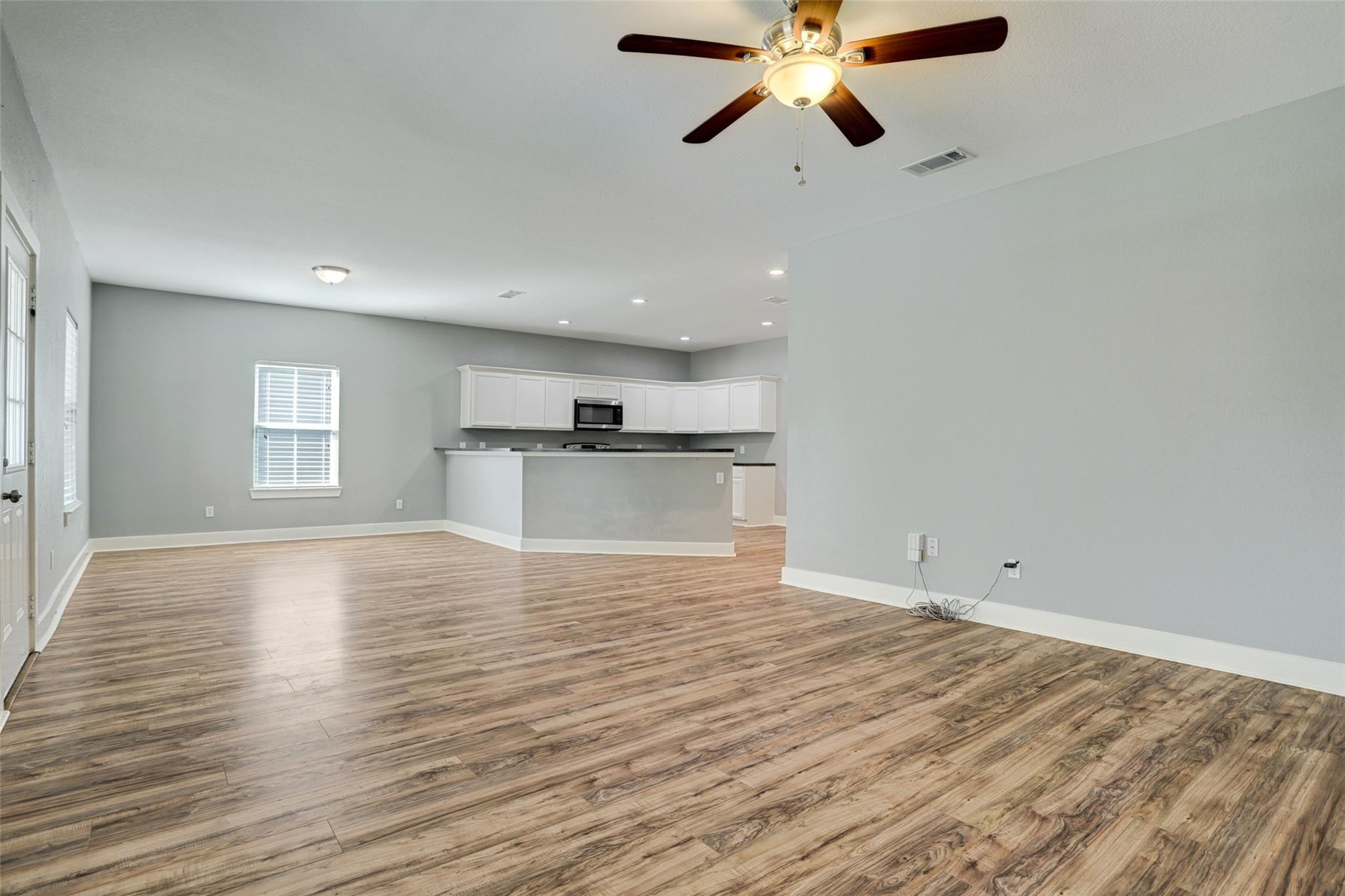 1610 W Willis Property Photo 3