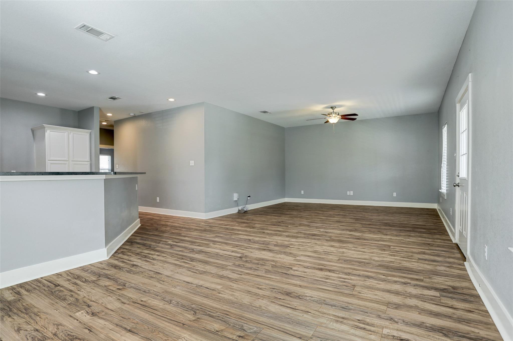 1610 W Willis, Alvin Tx 77511 Property Photo 5