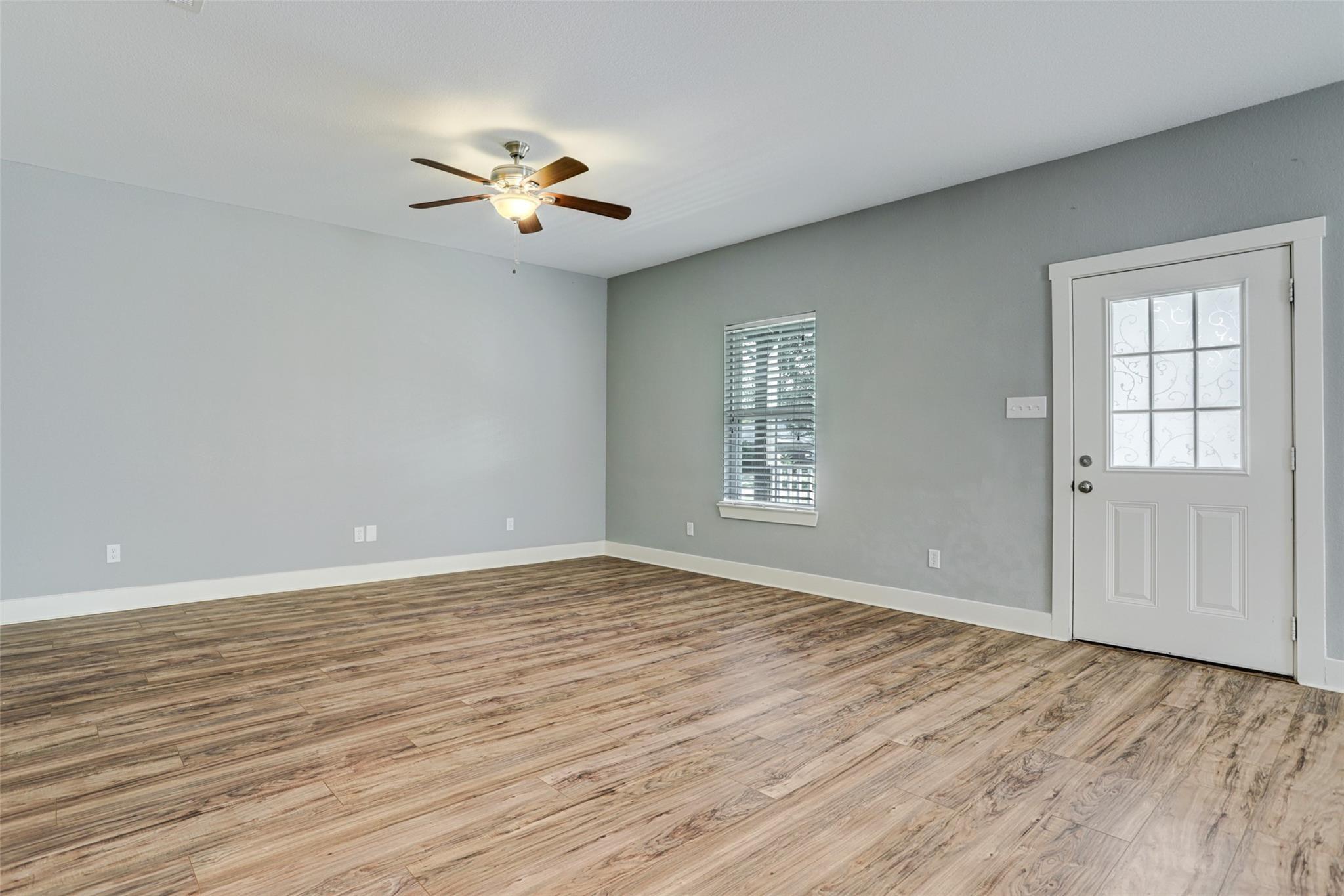 1610 W Willis, Alvin Tx 77511 Property Photo 5