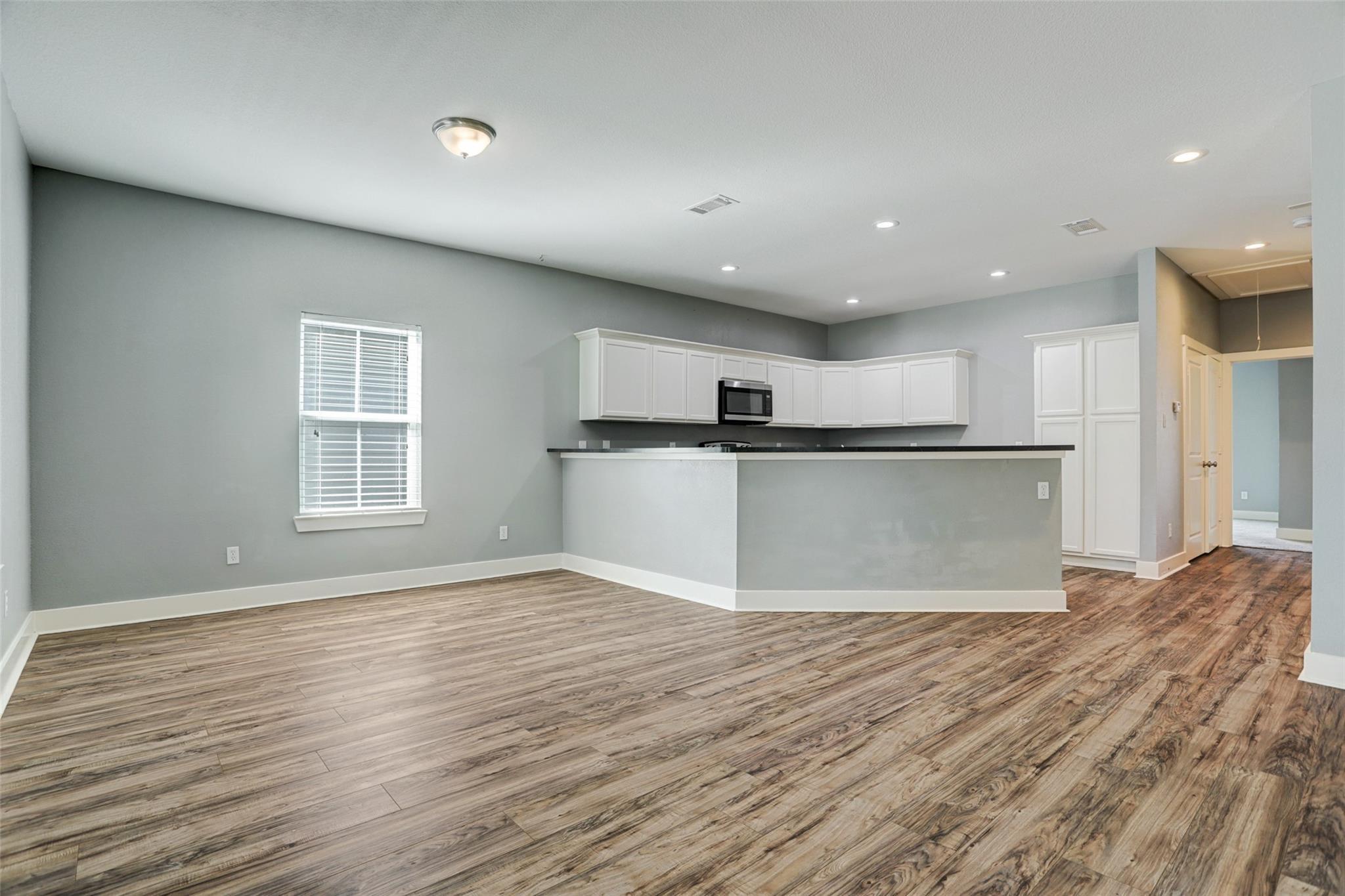 1610 W Willis, Alvin Tx 77511 Property Photo 6