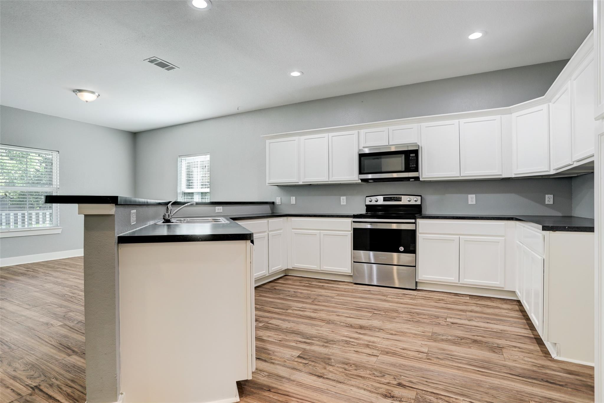 1610 W Willis, Alvin Tx 77511 Property Photo 8