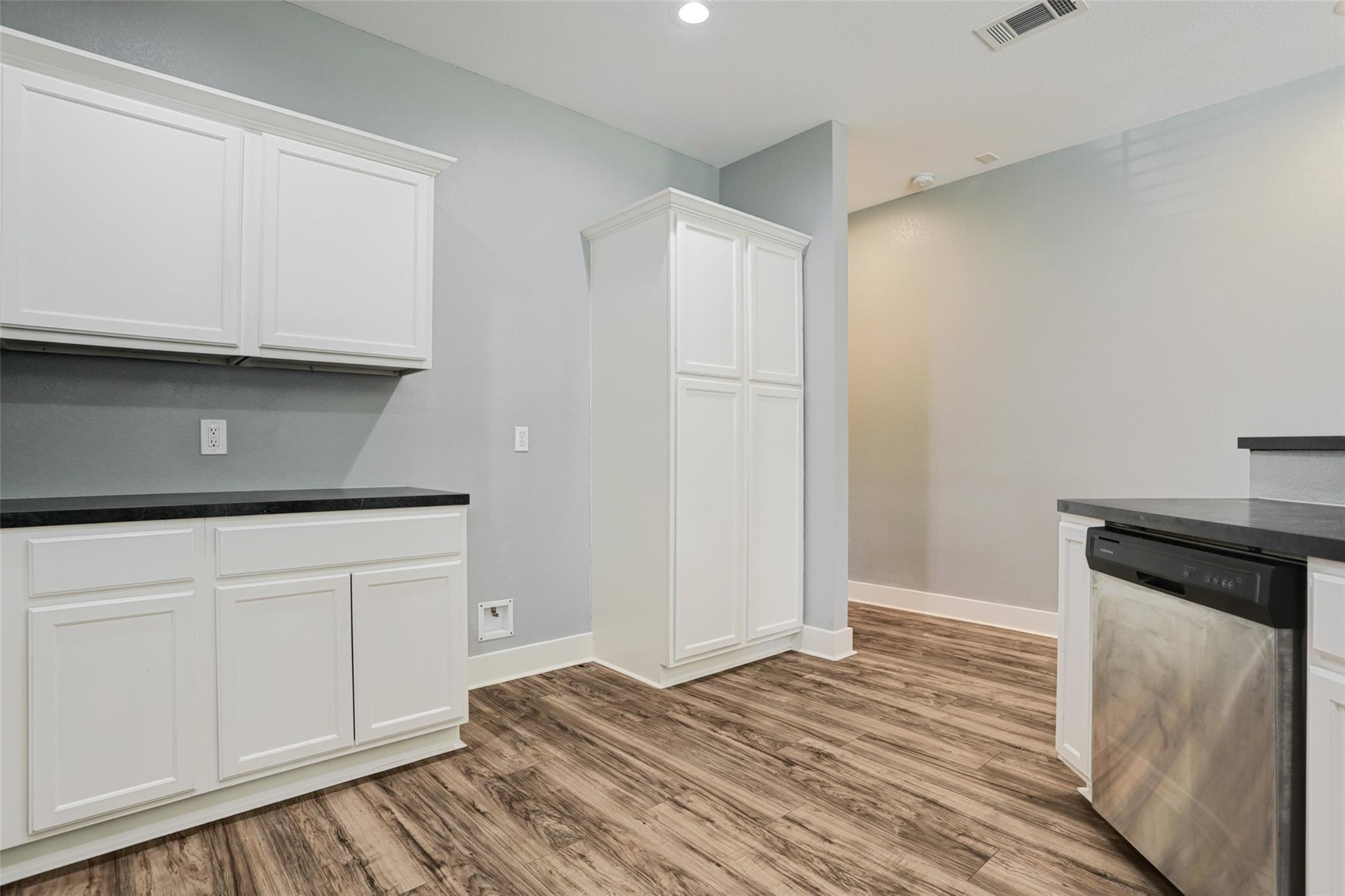 1610 W Willis, Alvin Tx 77511 Property Photo 9
