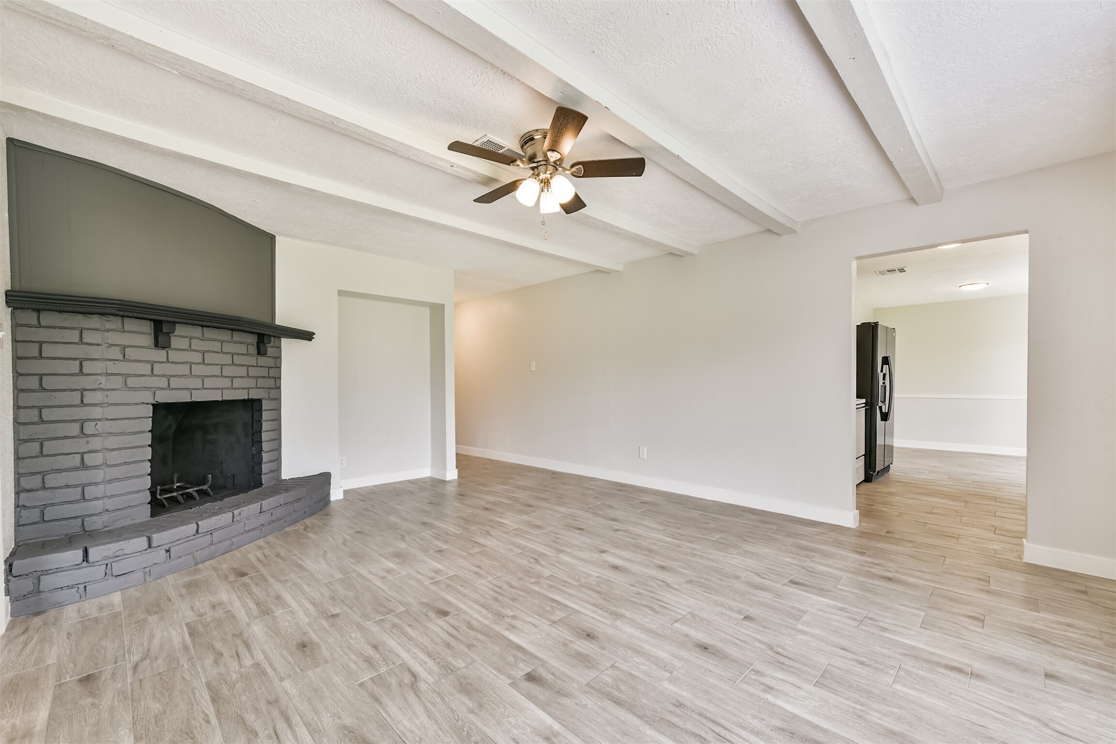 16635 Barcelona Drive Property Photo 3