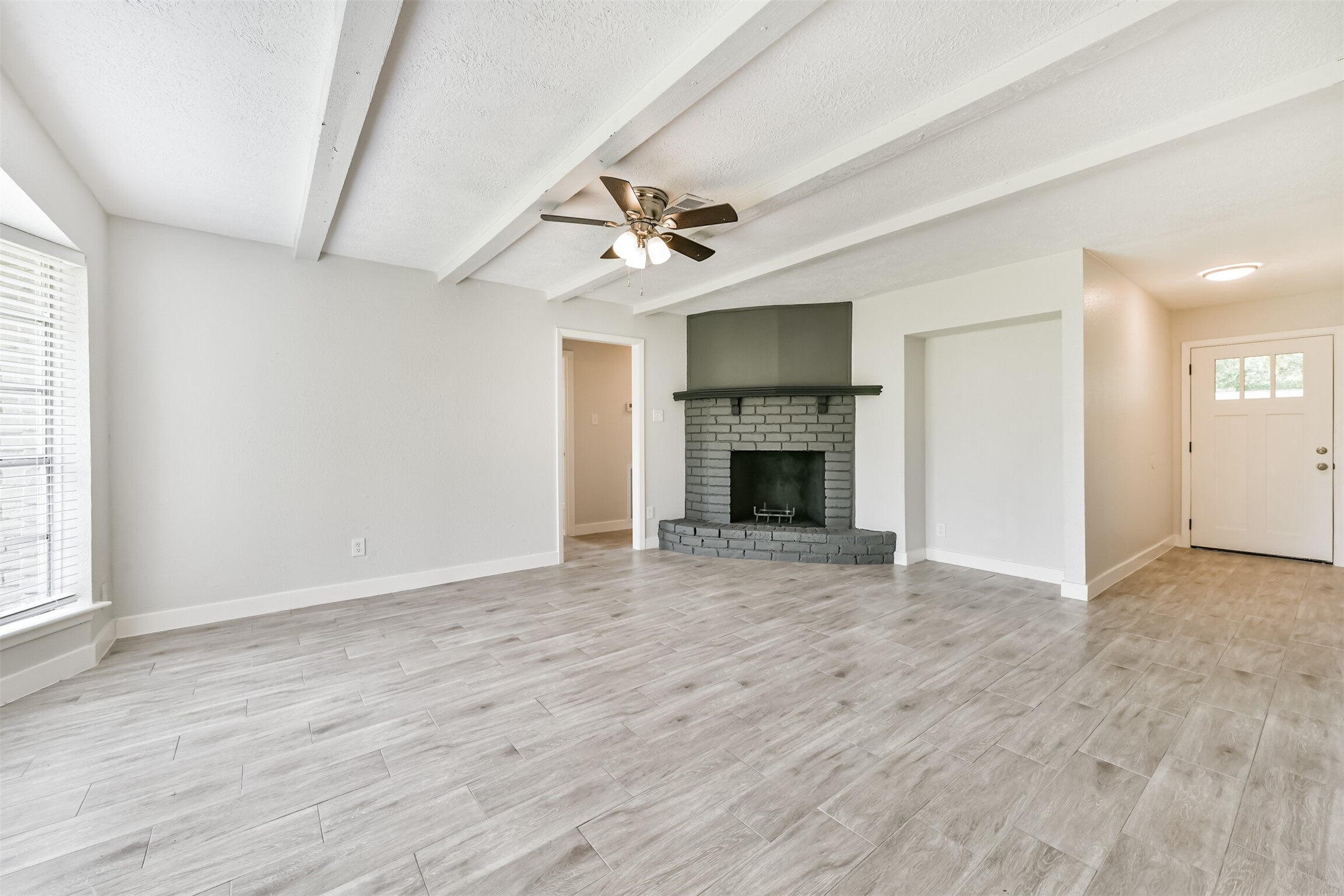 16635 Barcelona Drive Property Photo 4
