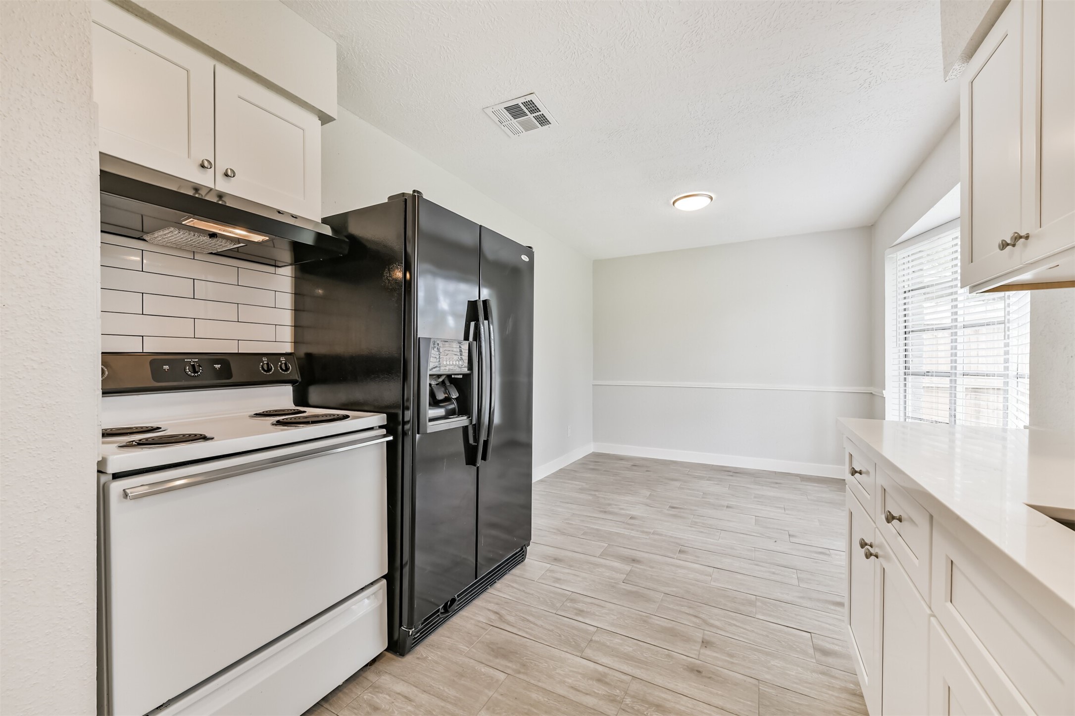 16635 Barcelona Drive Property Photo 6