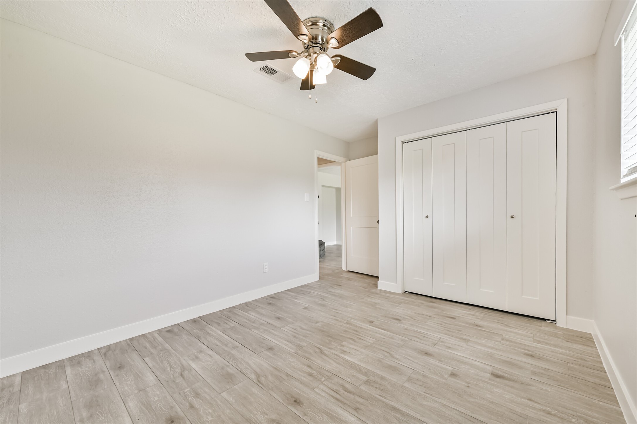 16635 Barcelona Drive Property Photo 11