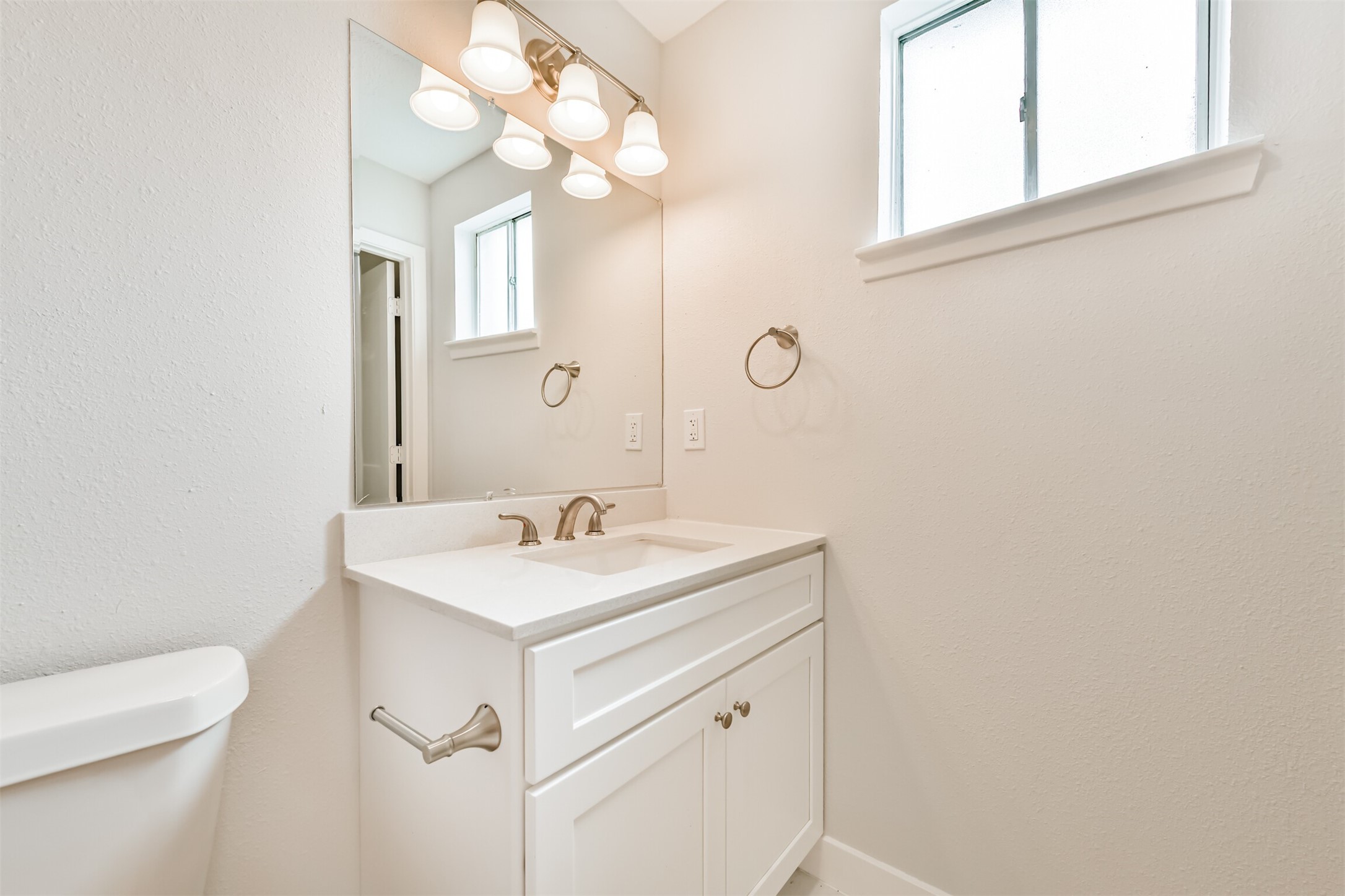16635 Barcelona Drive Property Photo 15