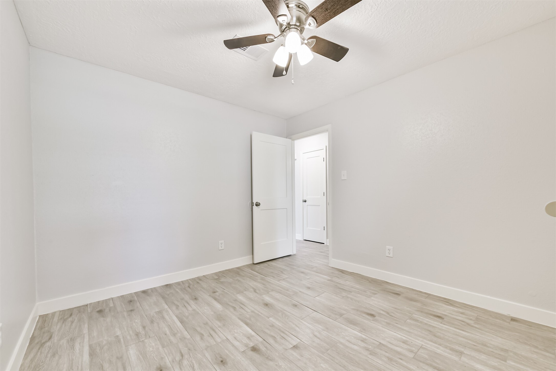 16635 Barcelona Drive Property Photo 17
