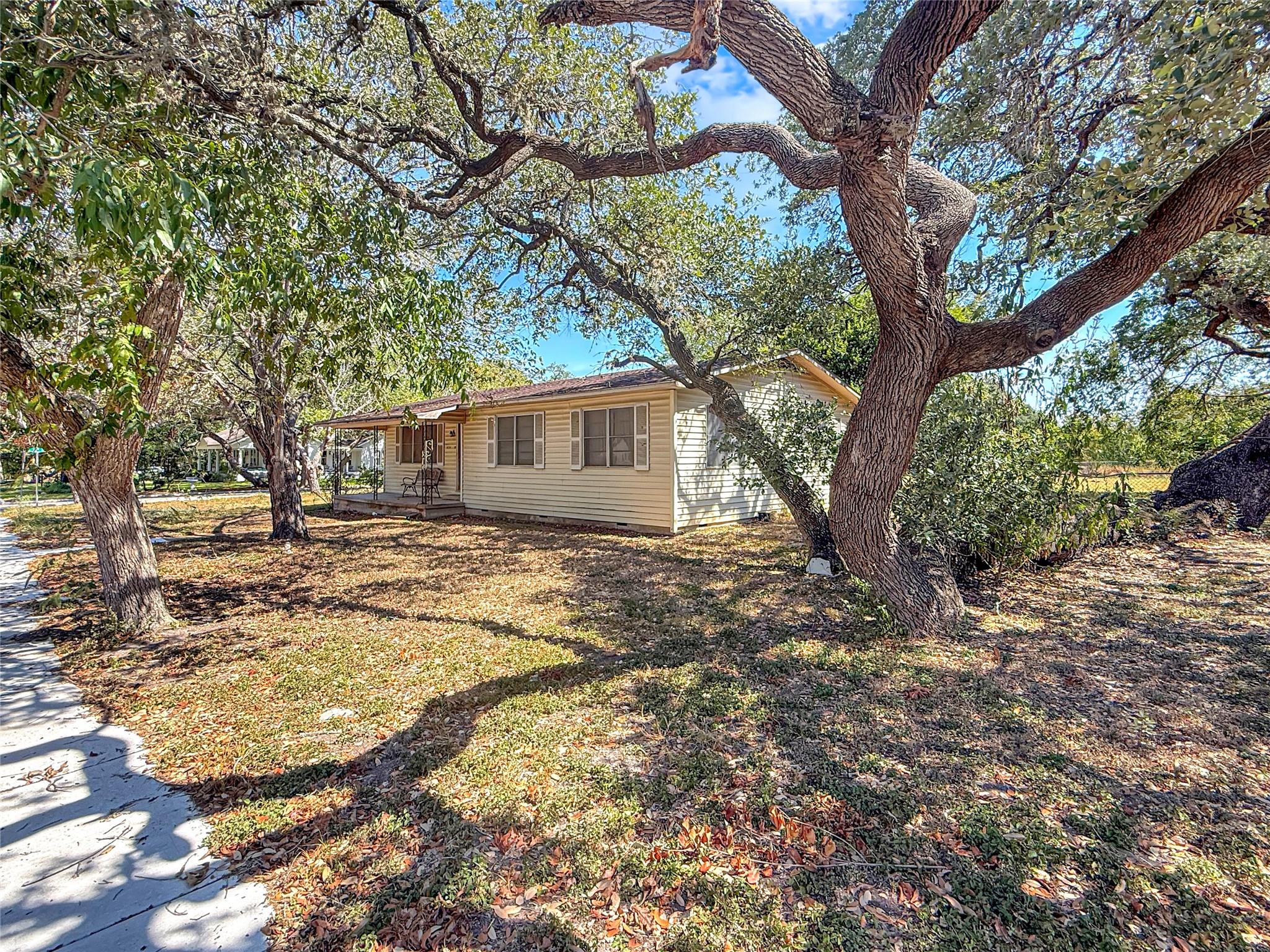 416 N Penn Street, Flatonia Tx 78941 Property Photo 1