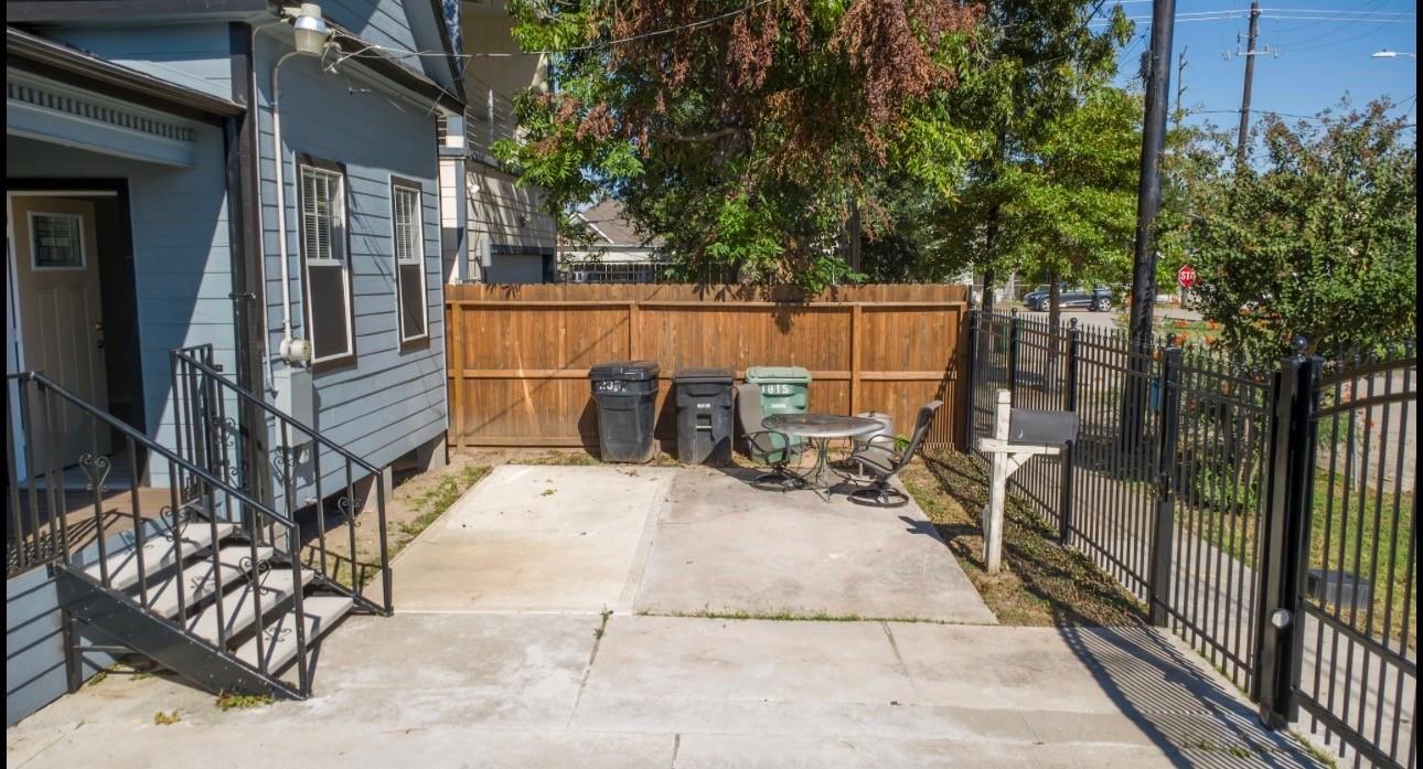 1815 South Street Property Photo 16