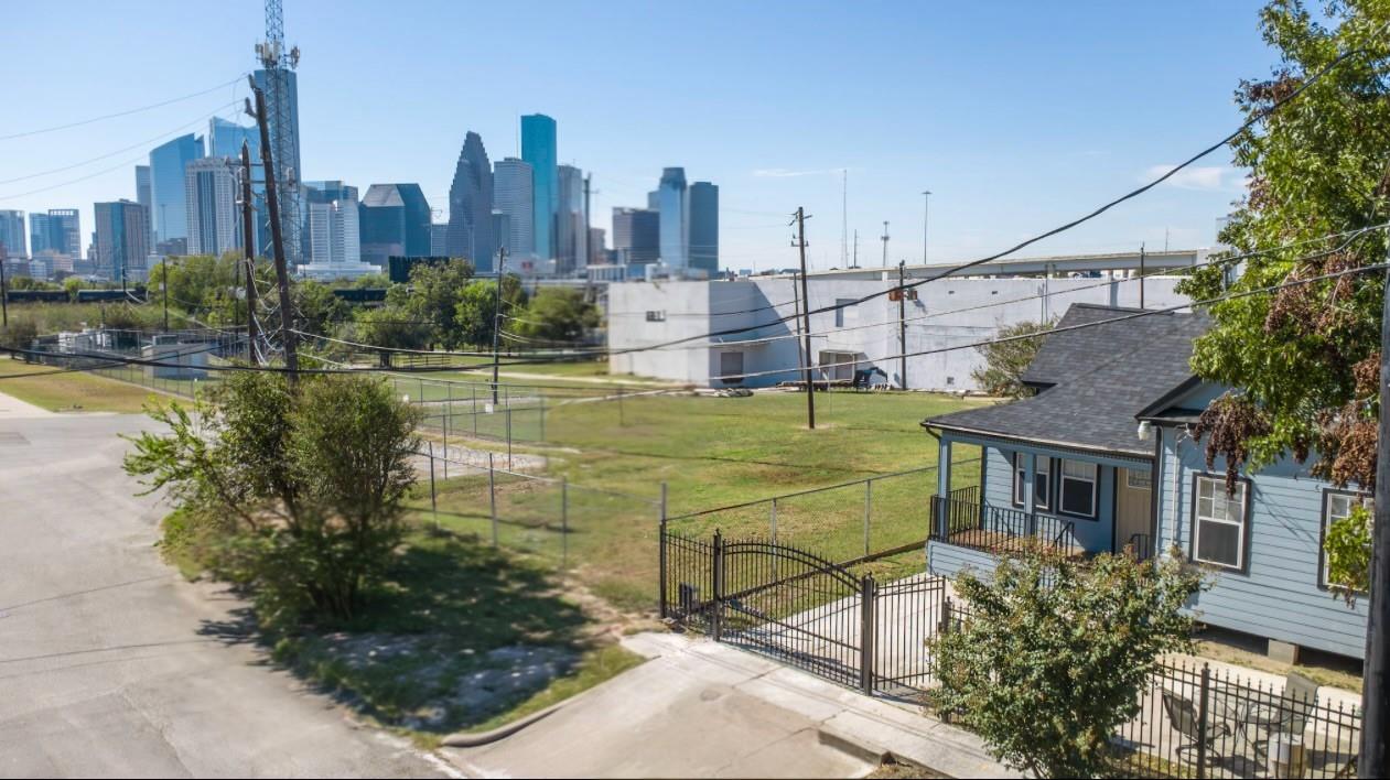 1815 South Street Property Photo 18