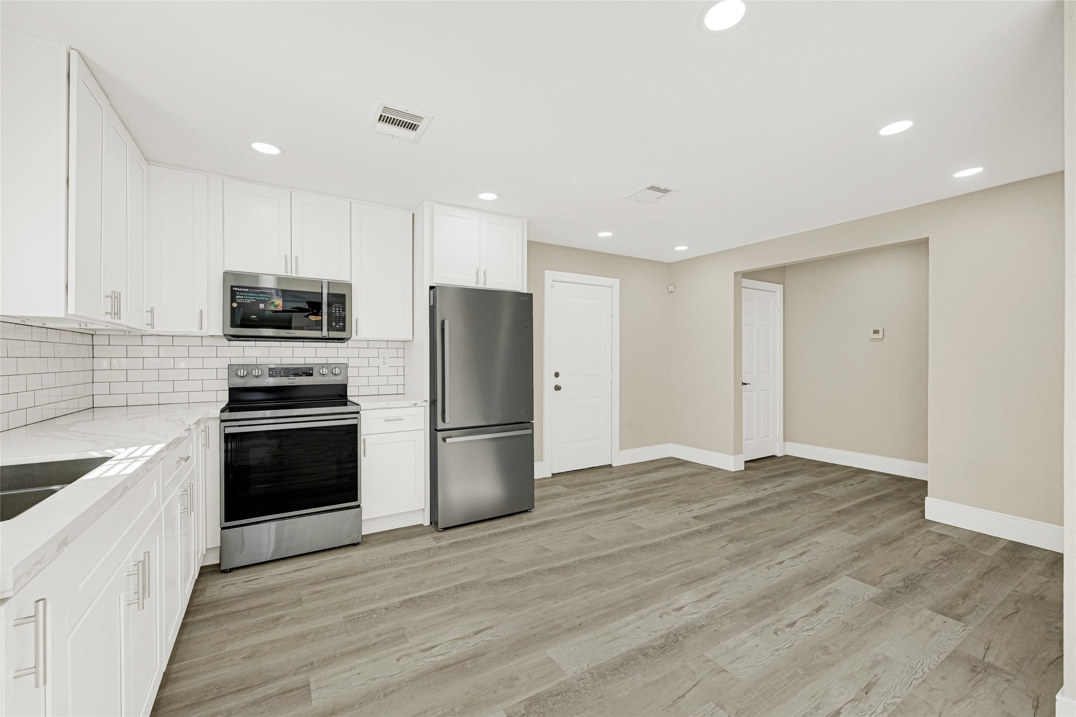 3510 Nagle Street Property Photo 8