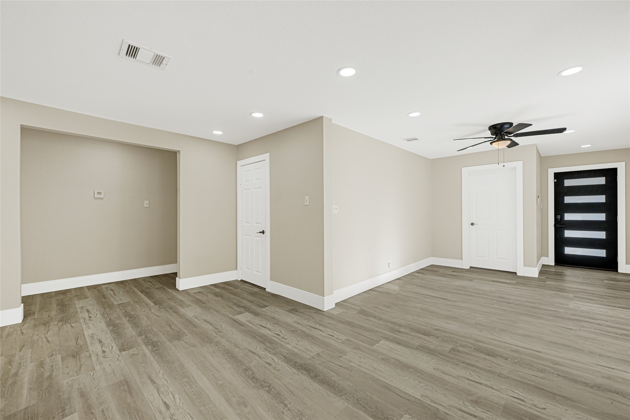 3510 Nagle Street Property Photo 12