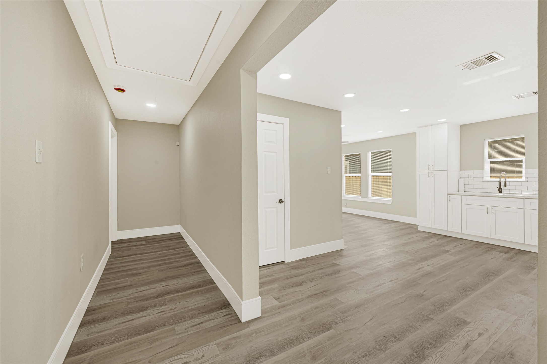 3510 Nagle Street Property Photo 14