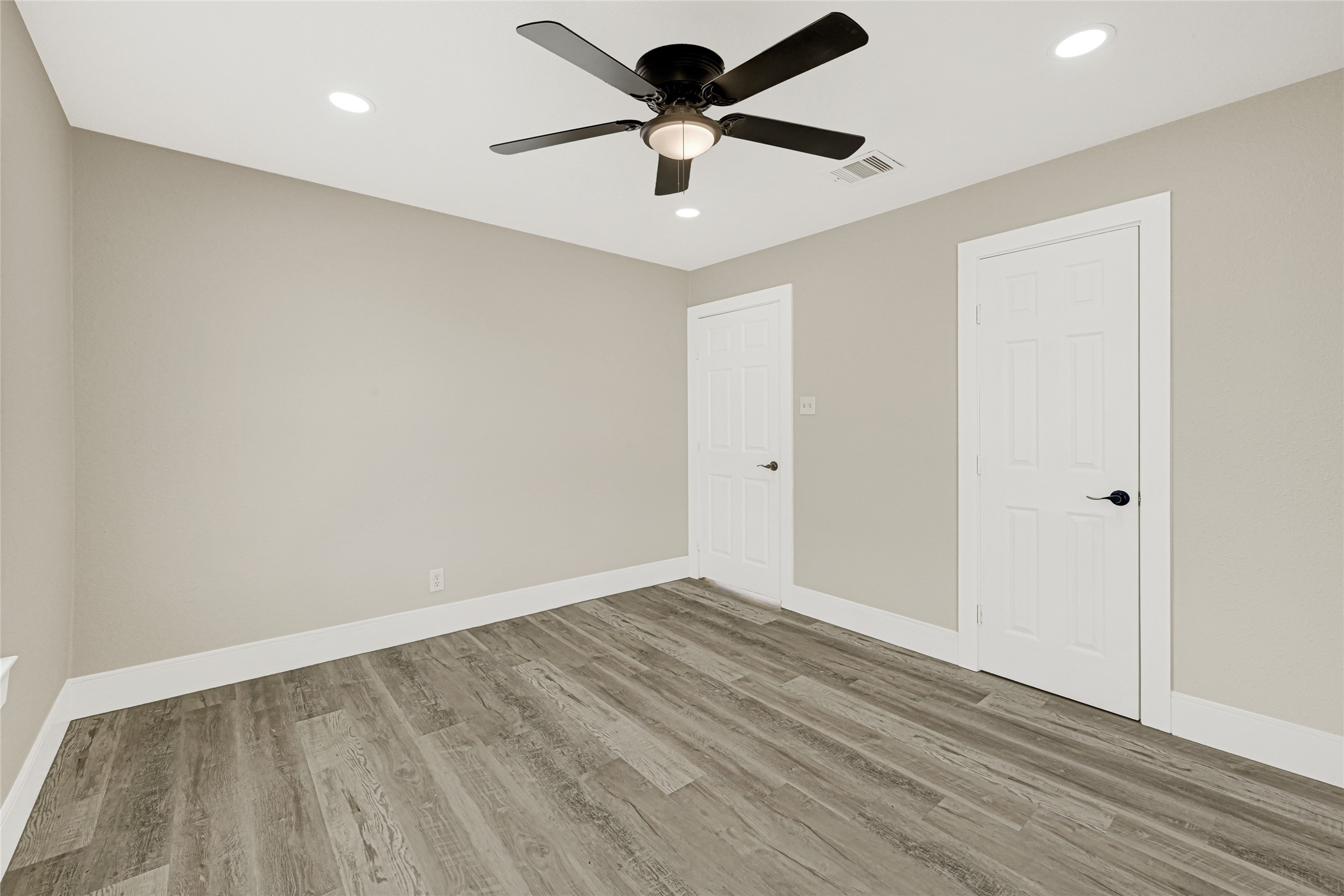 3510 Nagle Street Property Photo 17