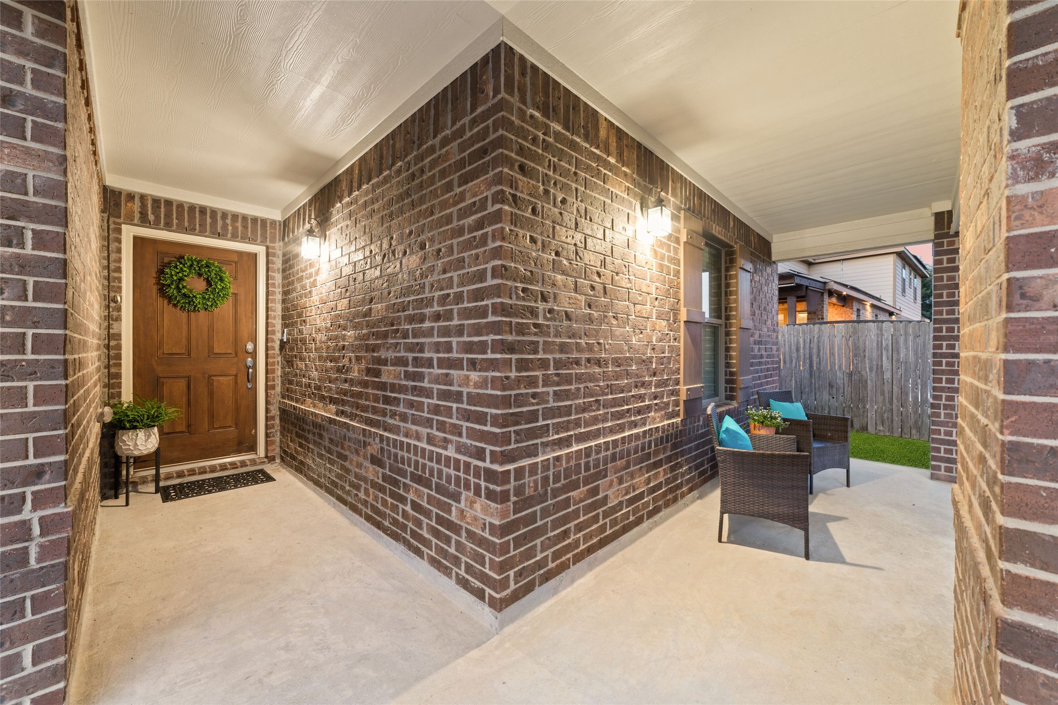 16110 Peach Bluff Lane Property Photo 4