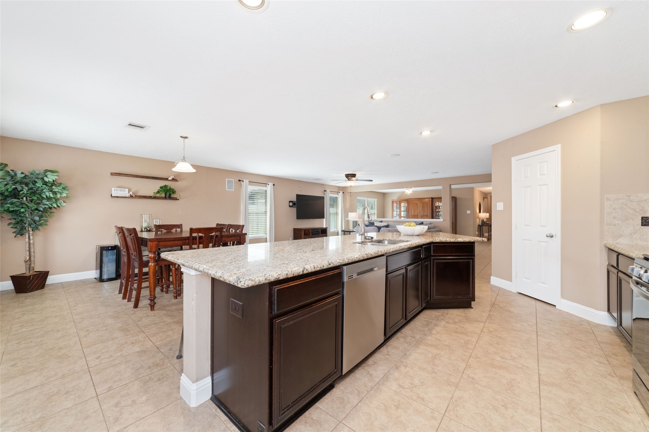 16110 Peach Bluff Lane Property Photo 16